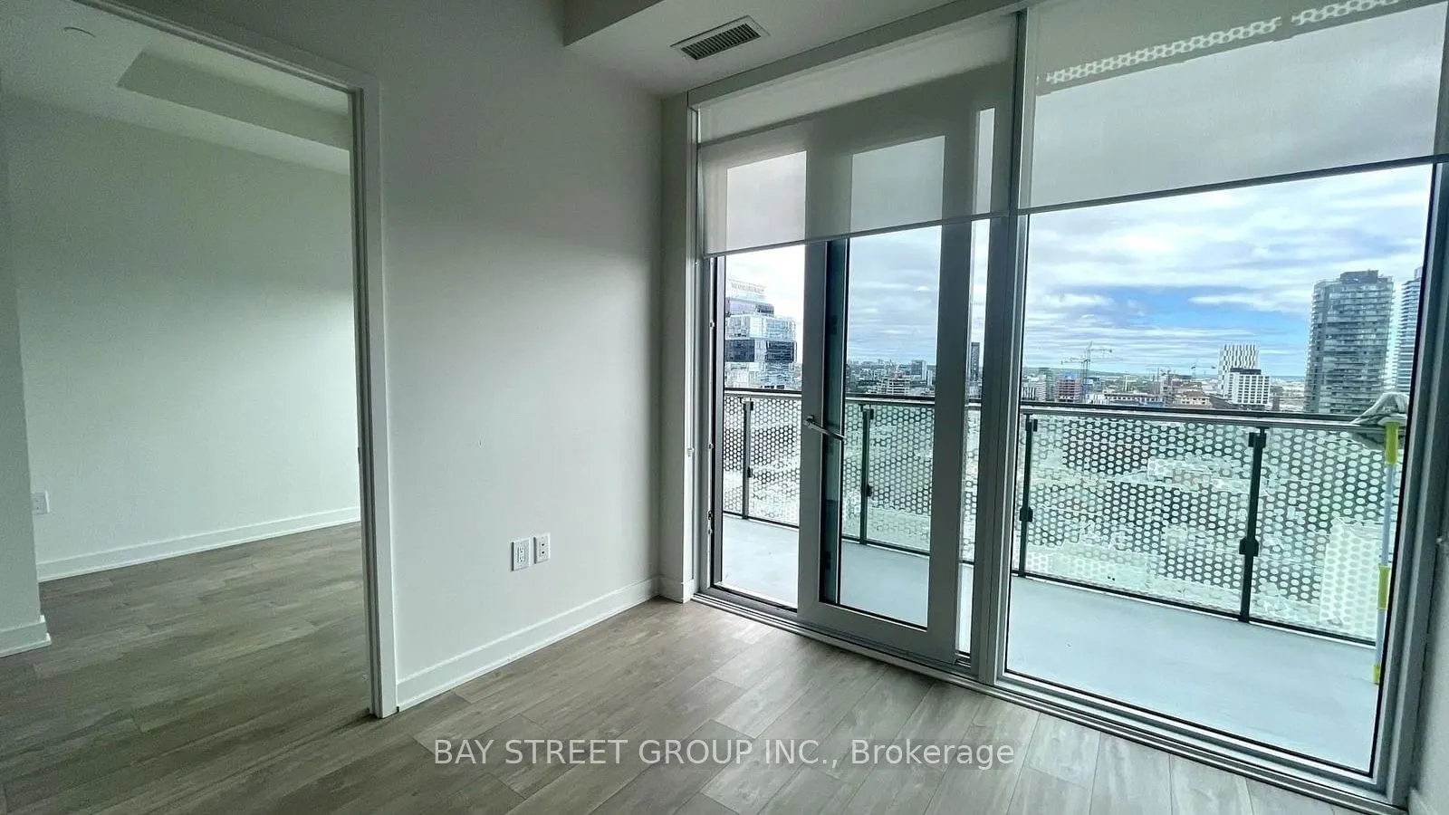 60 Princess Street, #1715 SE