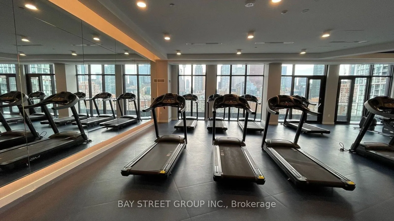 60 Princess Street, #1715 SE