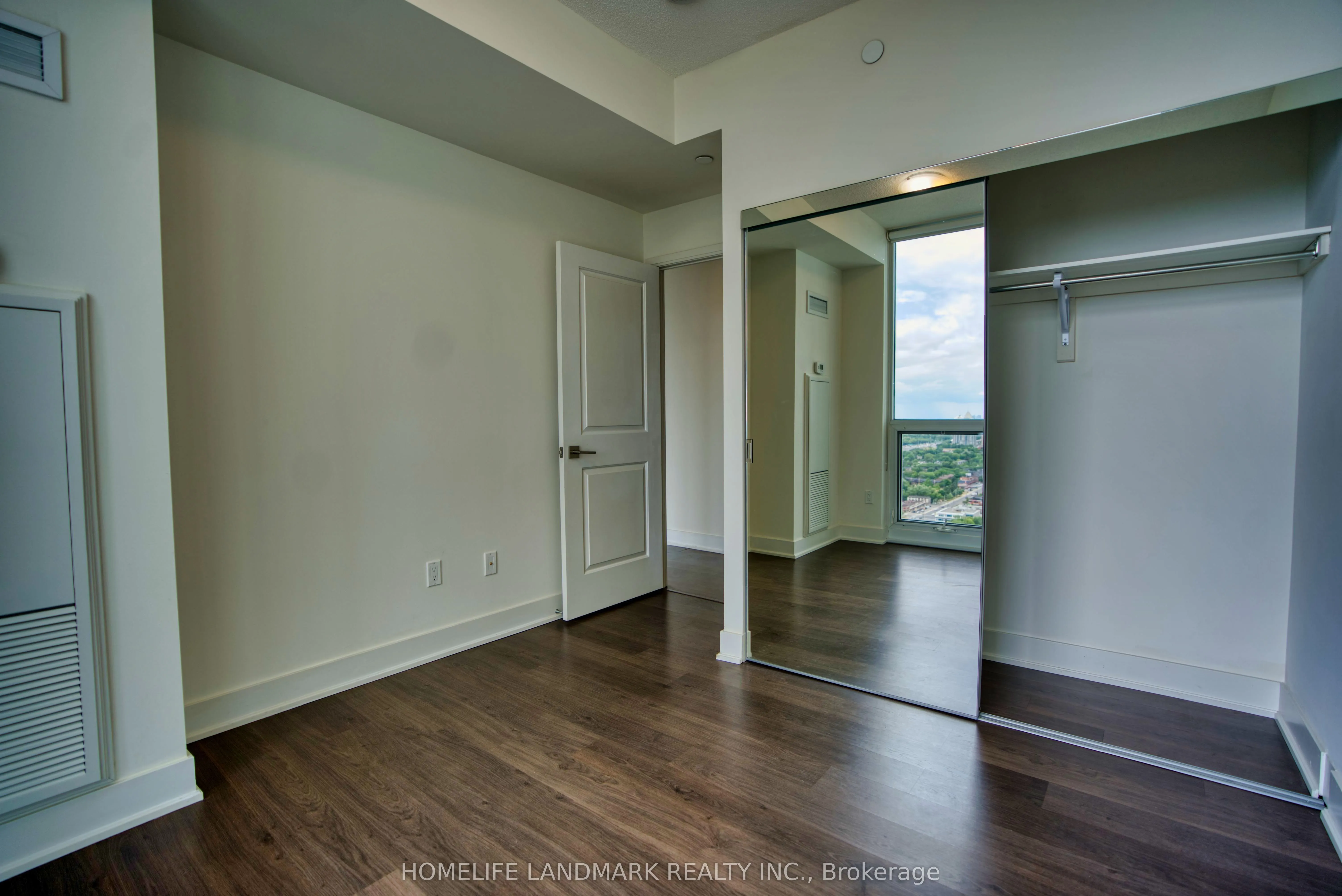 88 Sheppard Avenue E, #3402