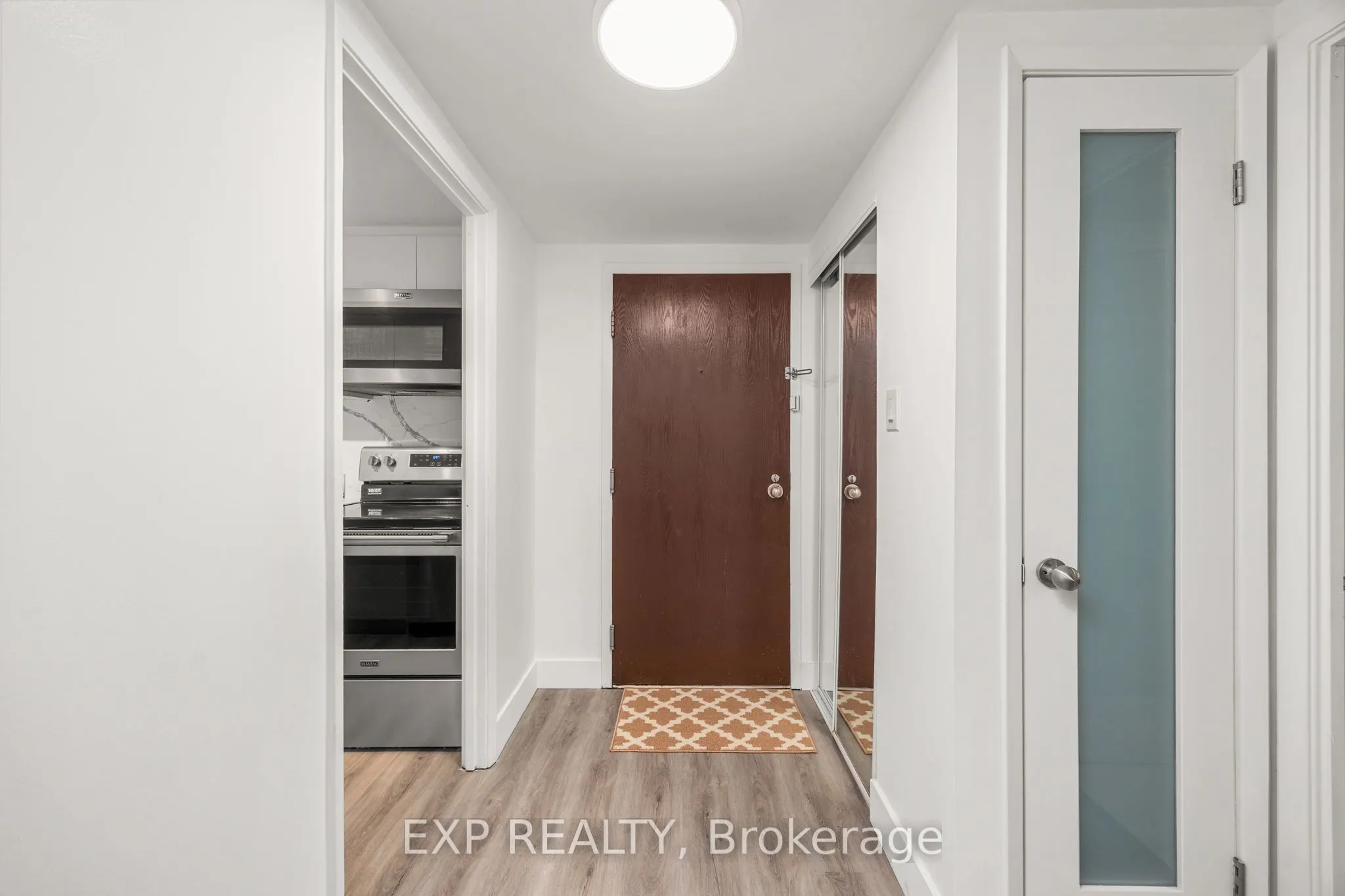711 Bay Street, #817