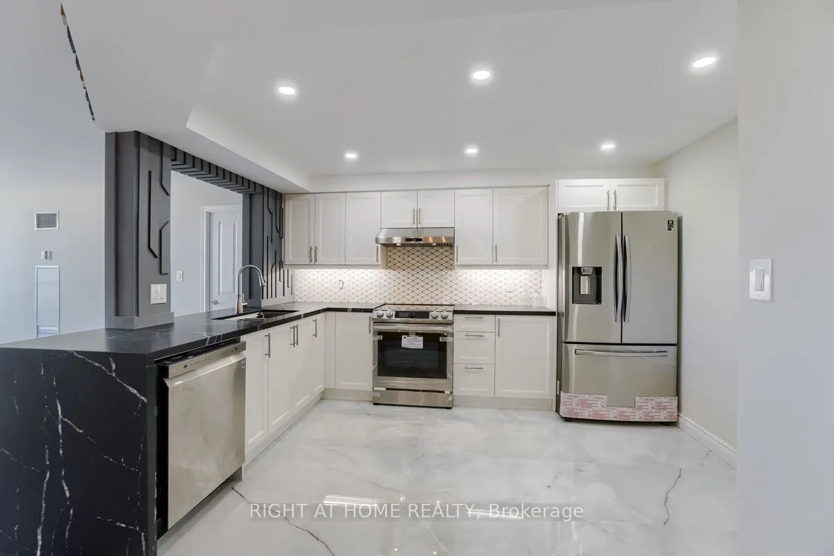 3181 Bayview Avenue, #618