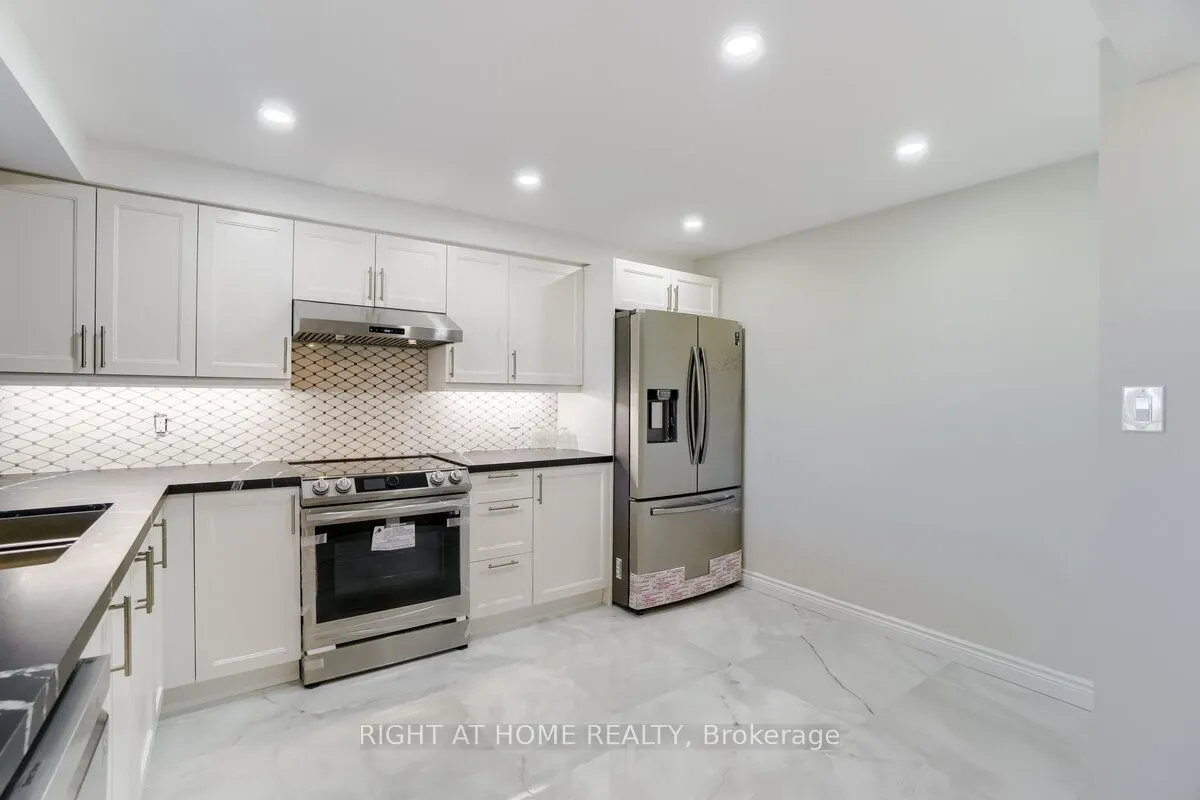 3181 Bayview Avenue, #618