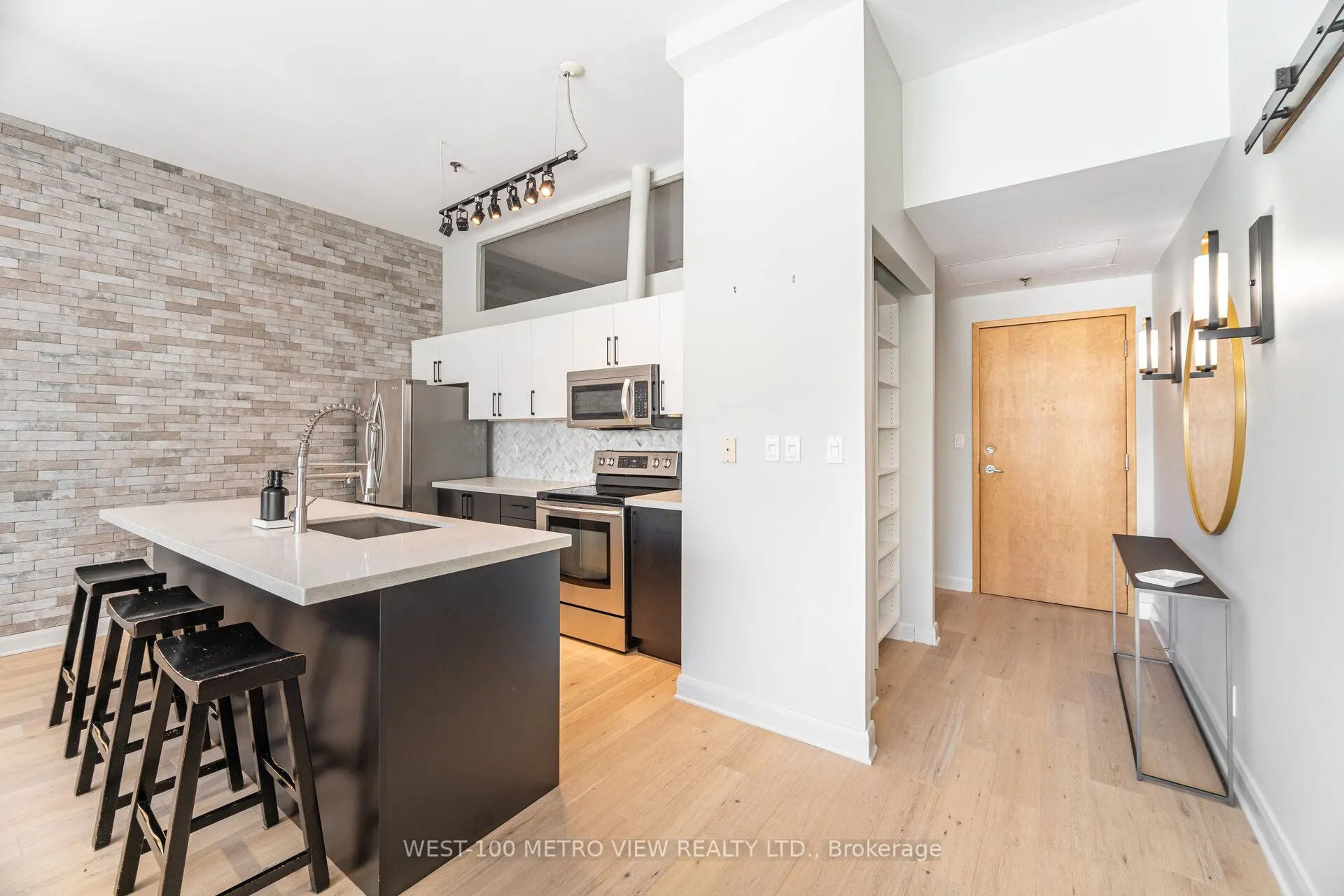 700 King Street W, #710