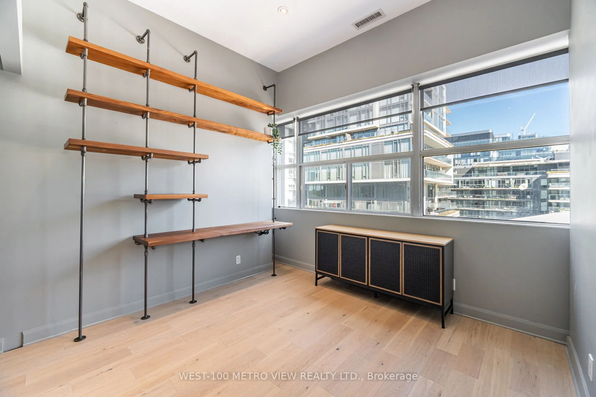 700 King Street W, #710