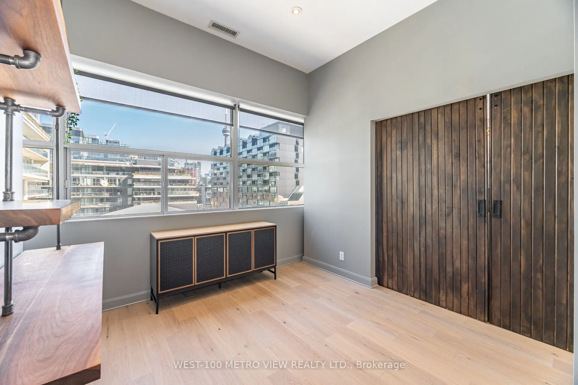700 King Street W, #710