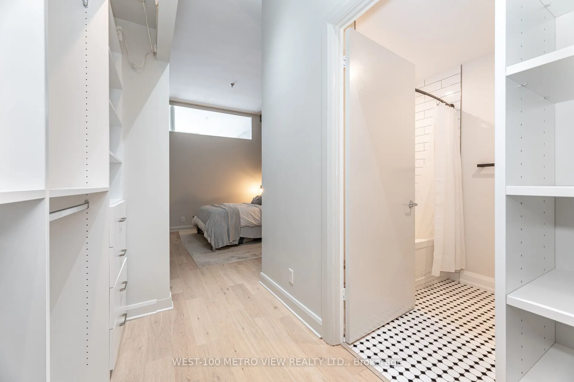 700 King Street W, #710