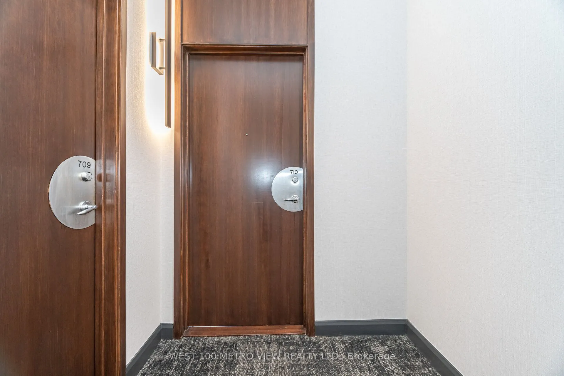 700 King Street W, #710