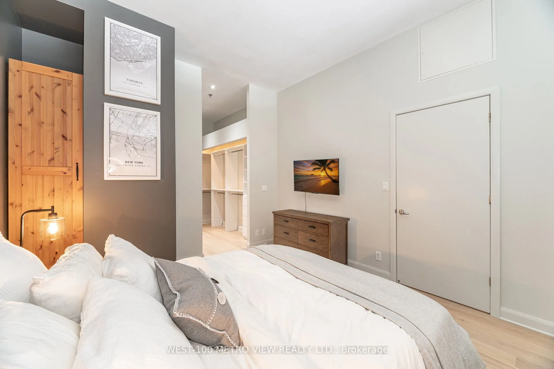 700 King Street W, #710