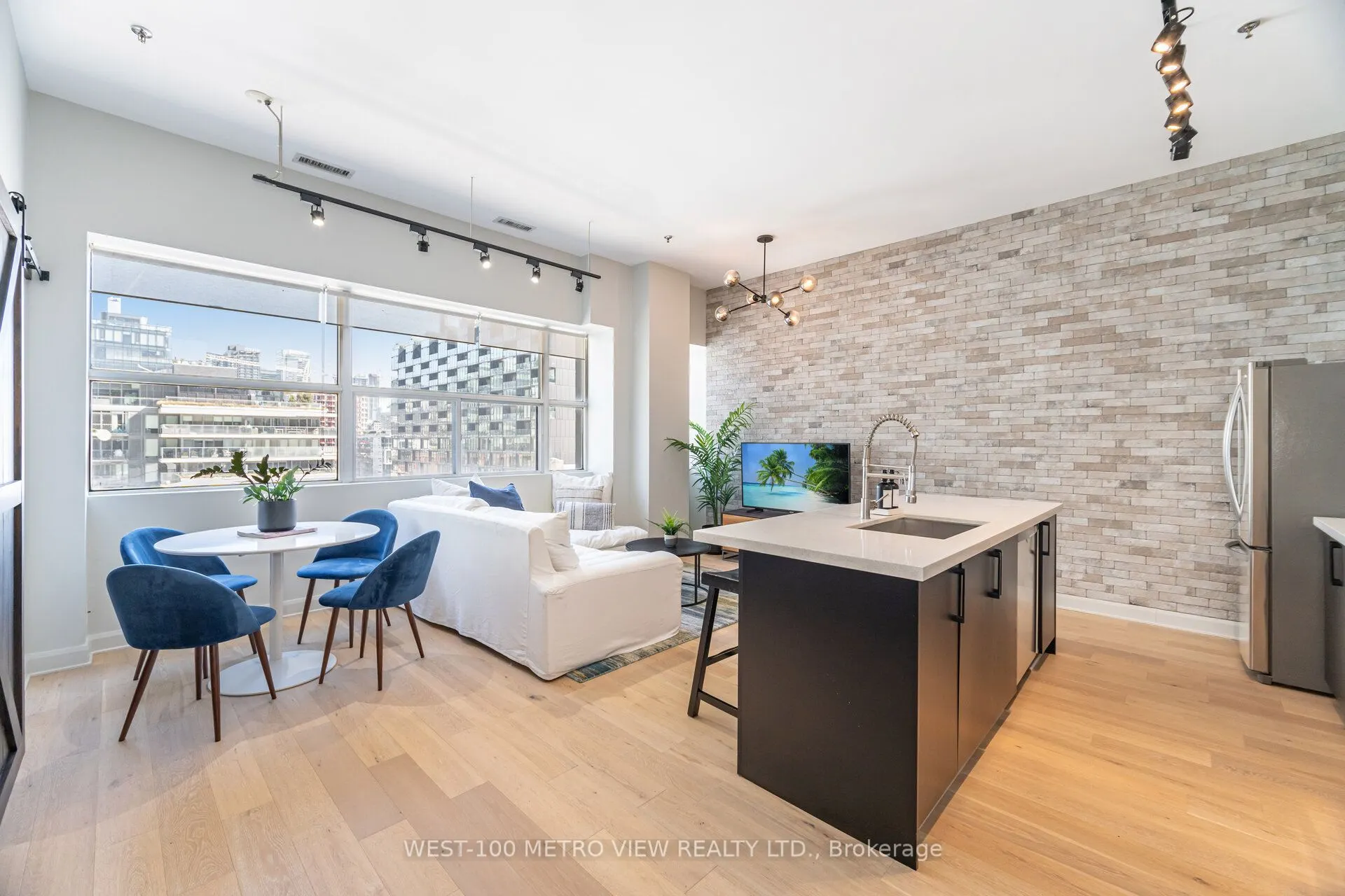 700 King Street W, #710