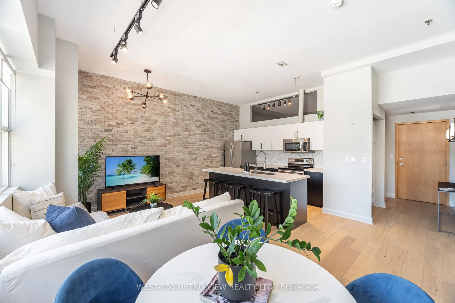 700 King Street W, #710