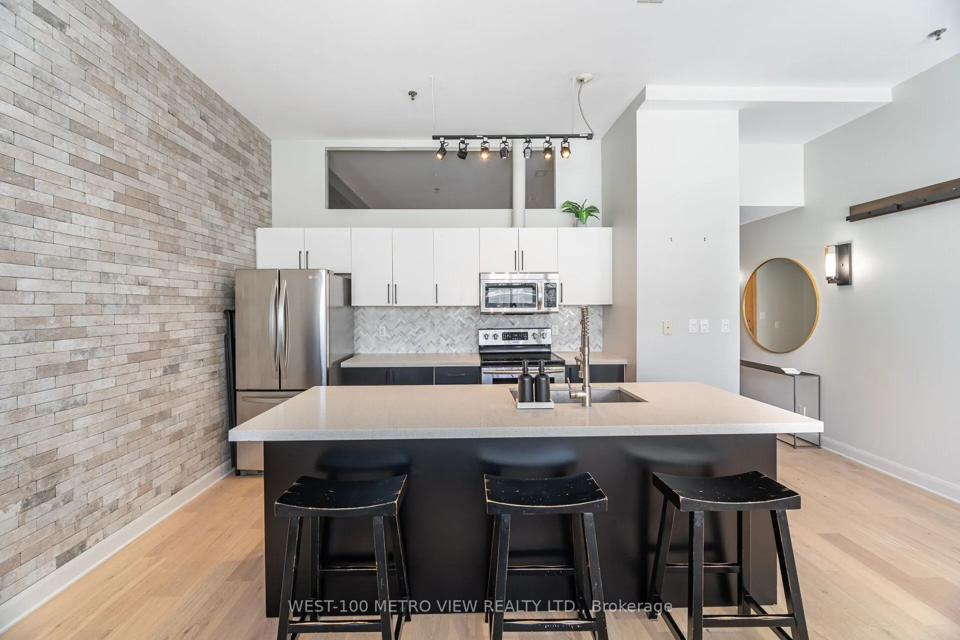 700 King Street W, #710