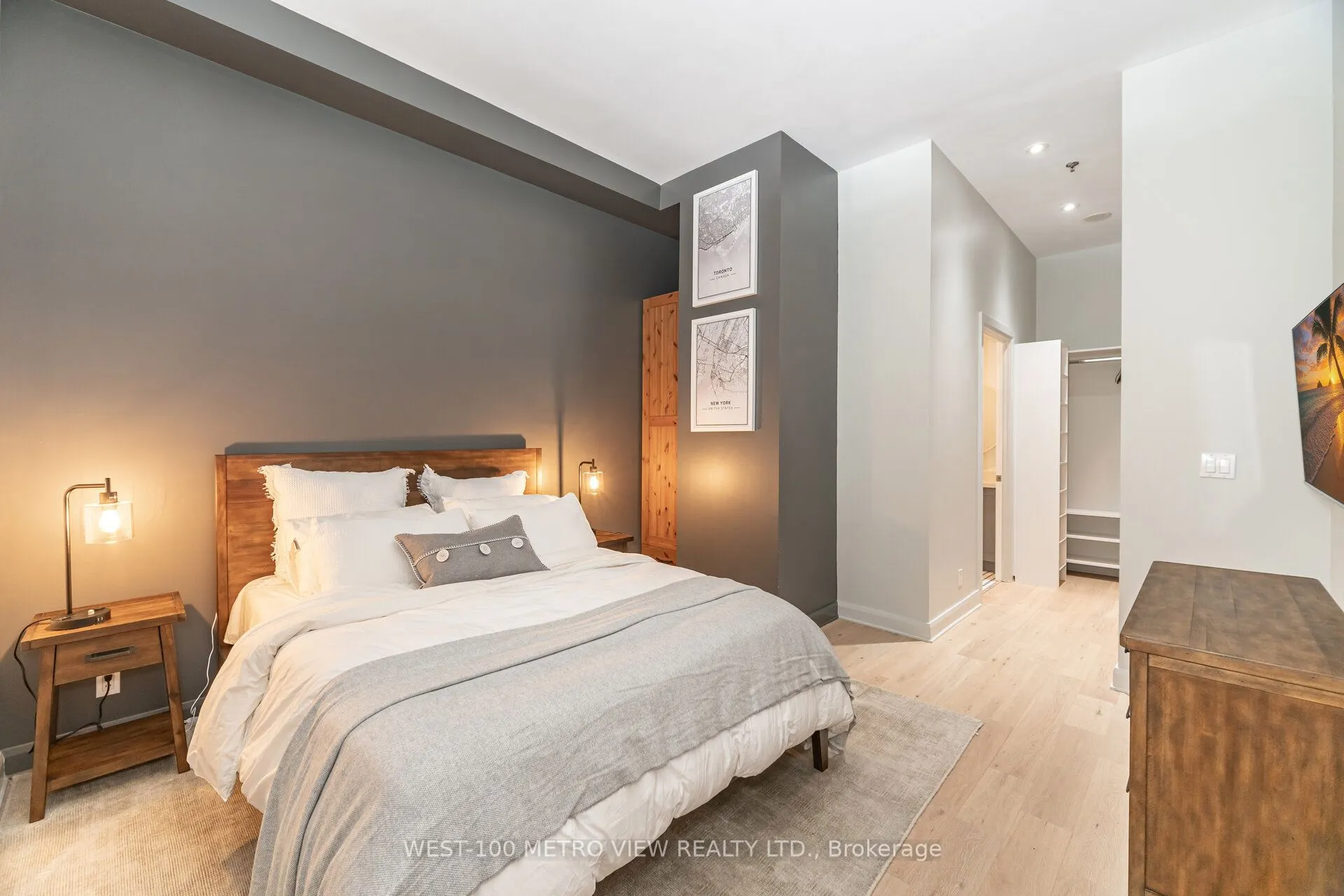 700 King Street W, #710