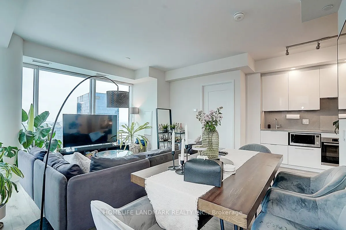 28 Freeland Street, #2707