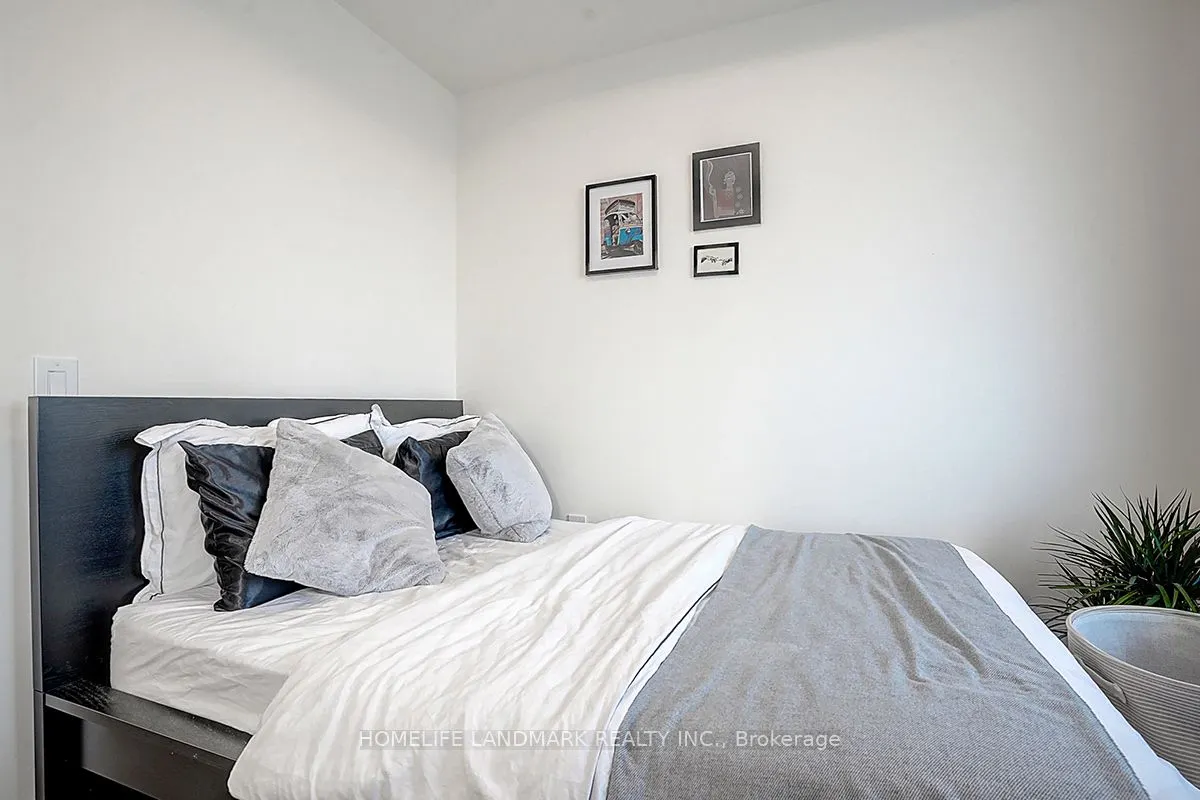 28 Freeland Street, #2707