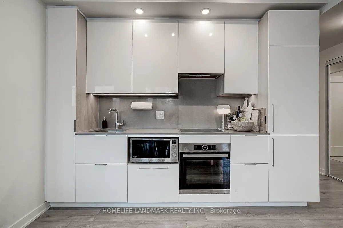 28 Freeland Street, #2707