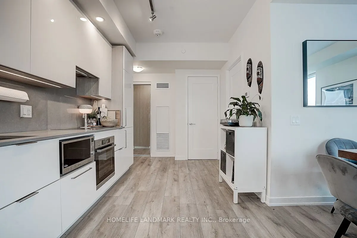 28 Freeland Street, #2707