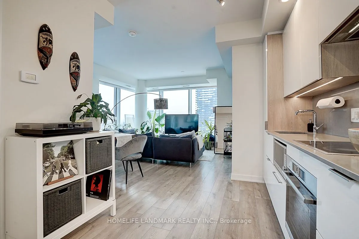 28 Freeland Street, #2707