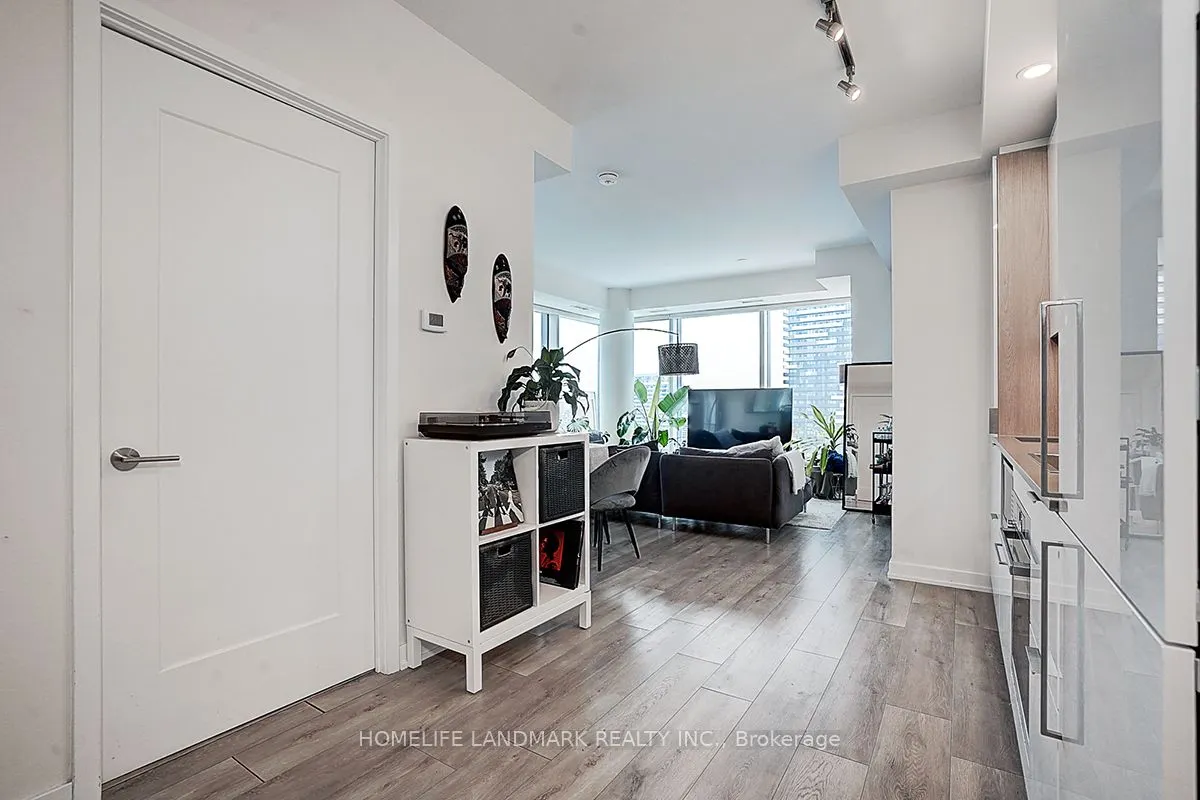 28 Freeland Street, #2707
