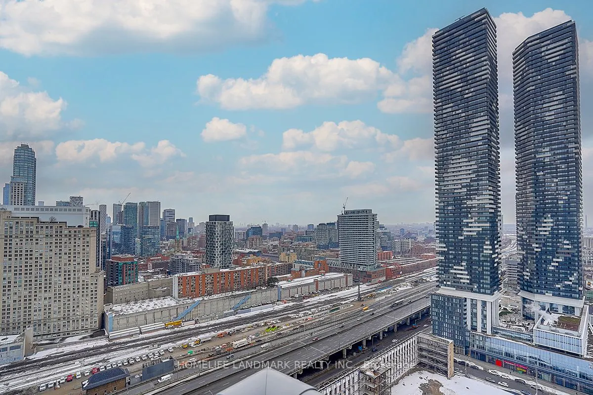 28 Freeland Street, #2707