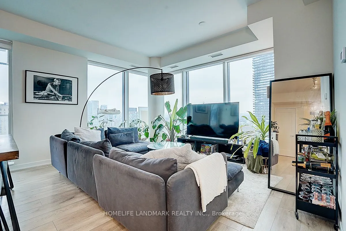 28 Freeland Street, #2707