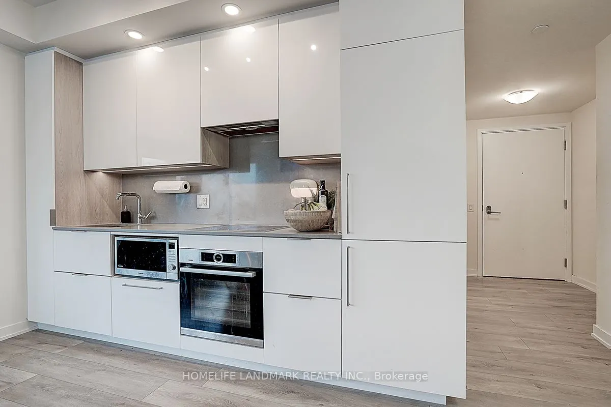 28 Freeland Street, #2707