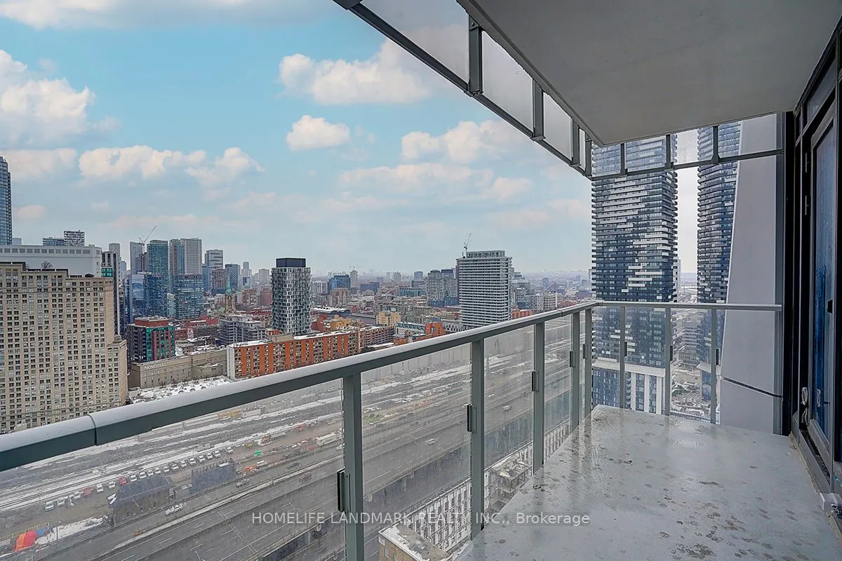 28 Freeland Street, #2707