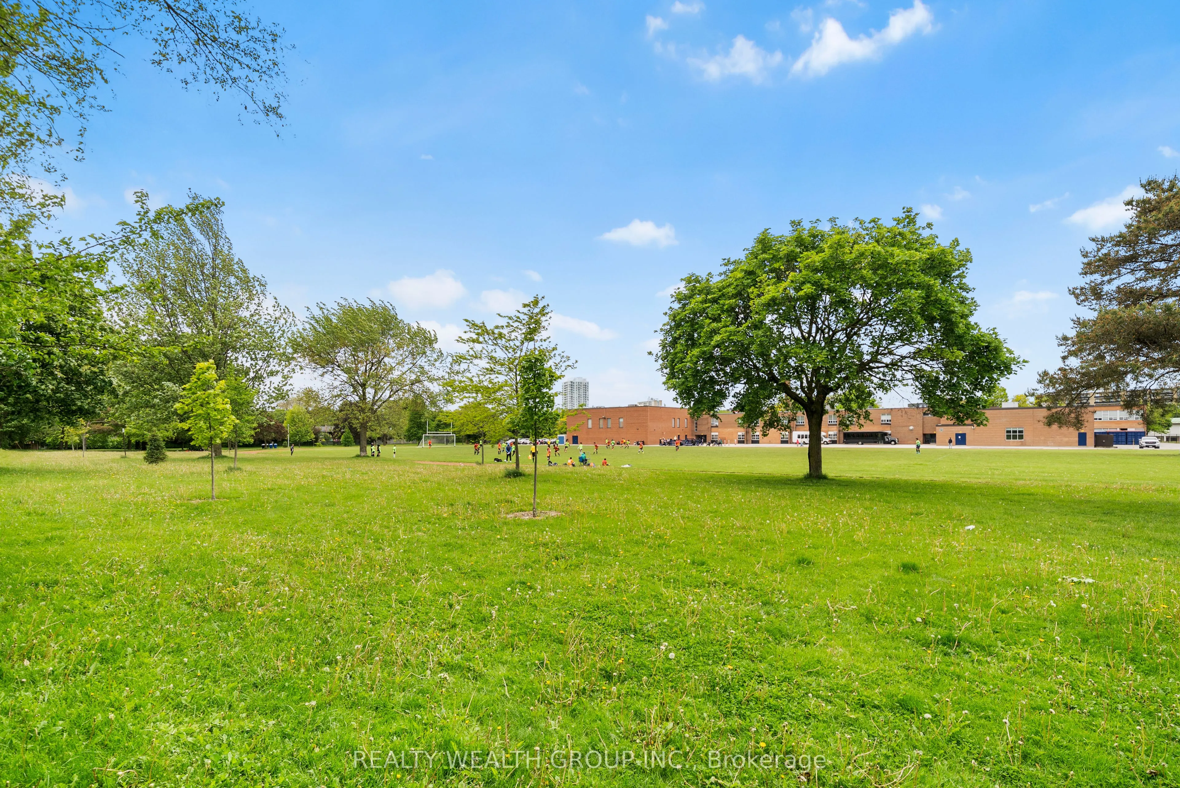 39 Treadgold Crescent