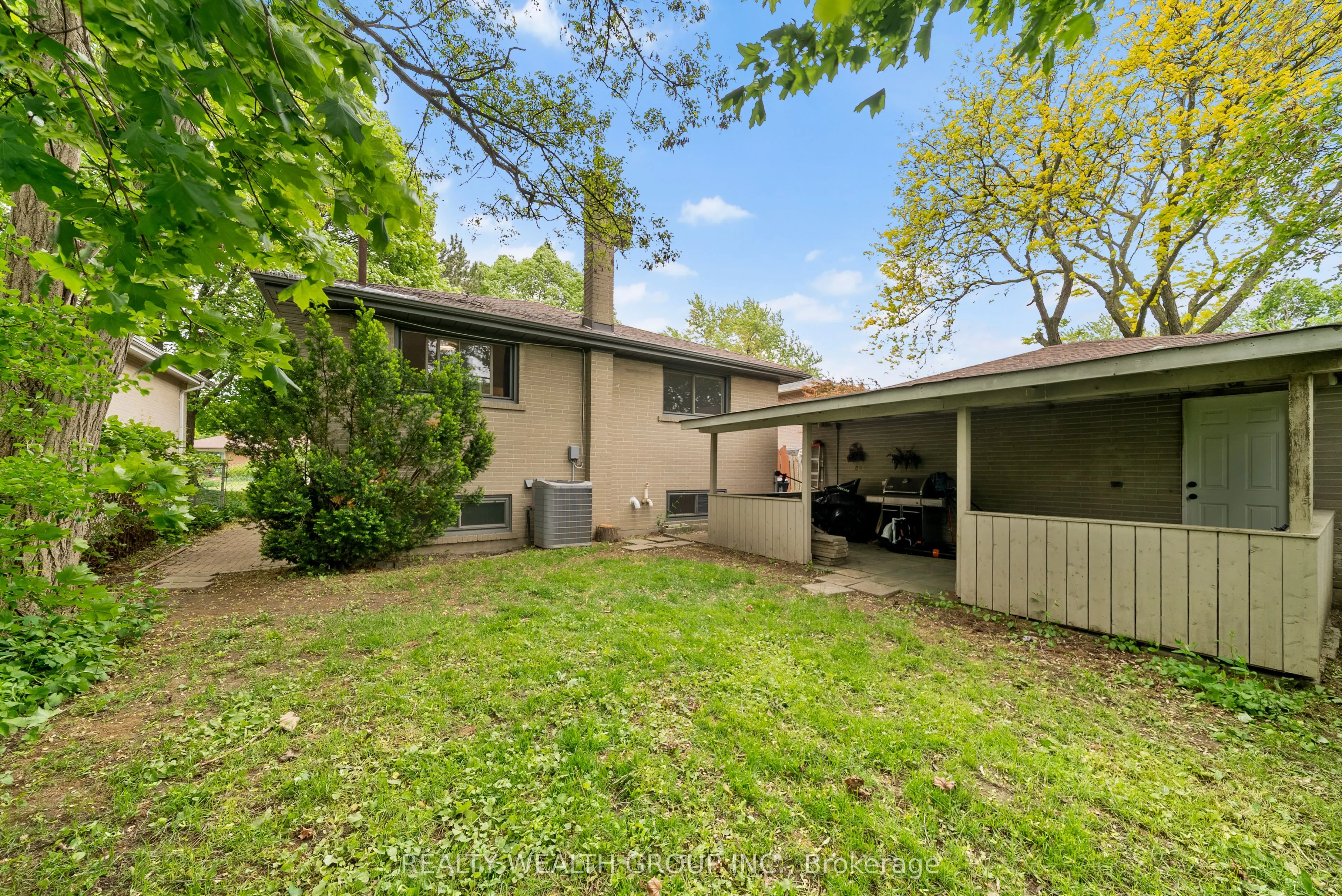 39 Treadgold Crescent