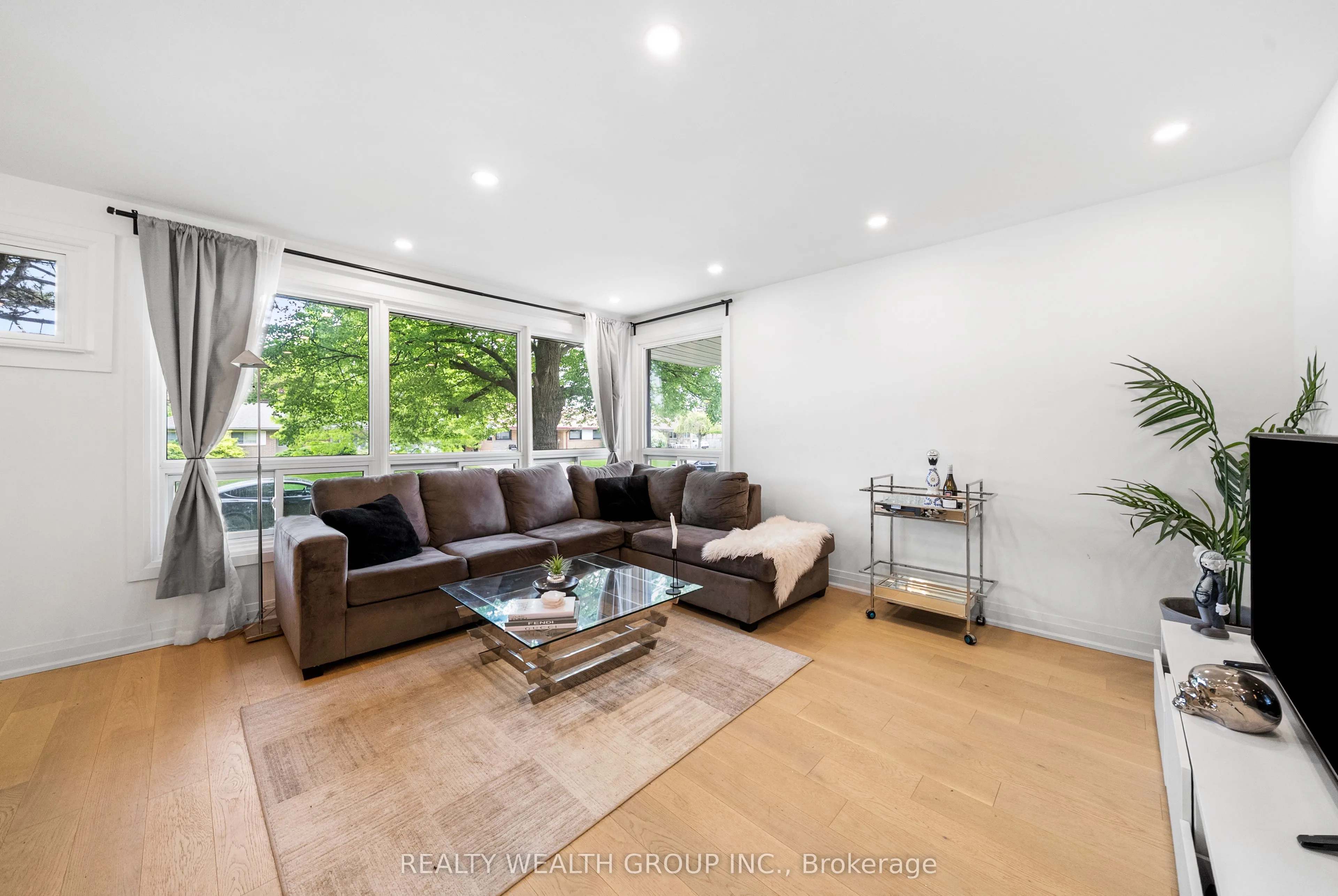 39 Treadgold Crescent