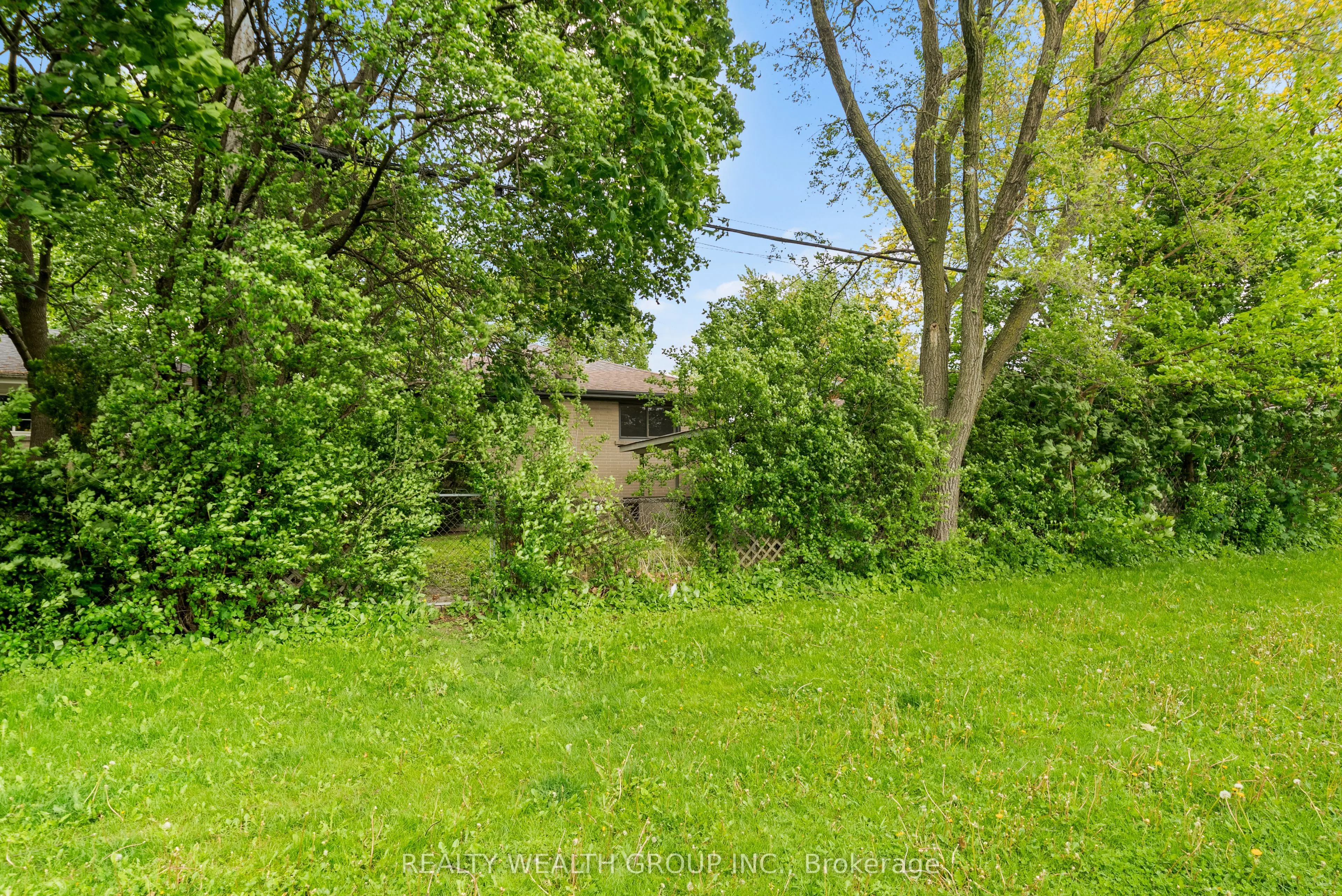 39 Treadgold Crescent