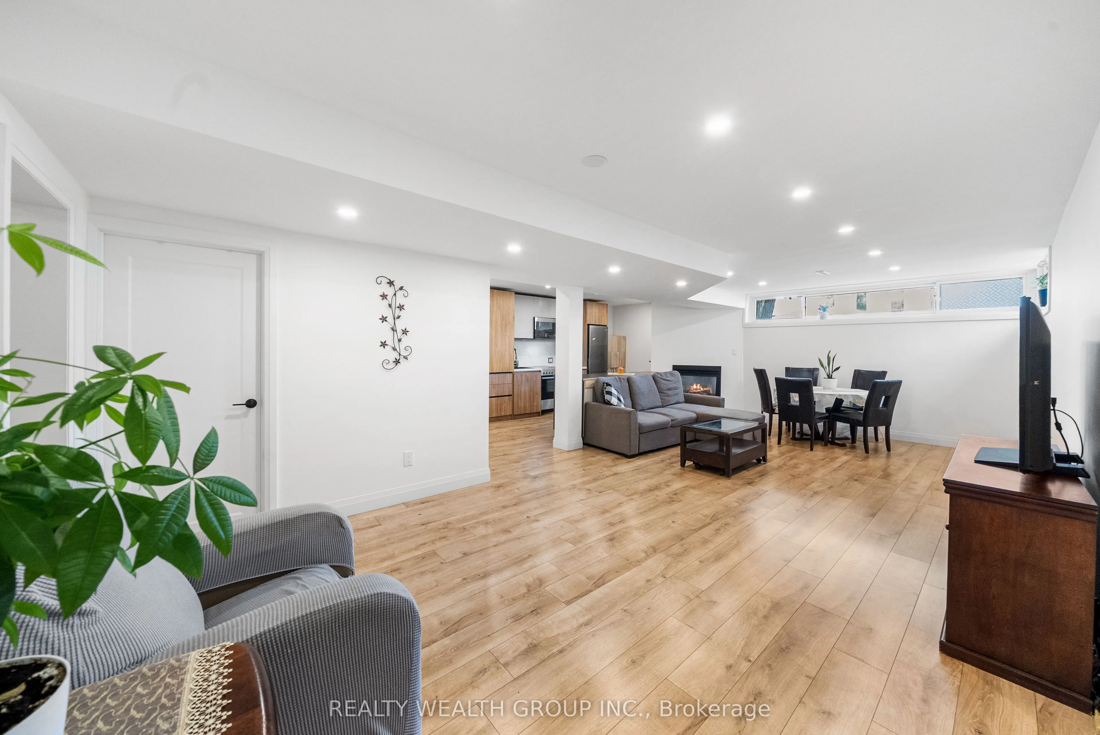 39 Treadgold Crescent