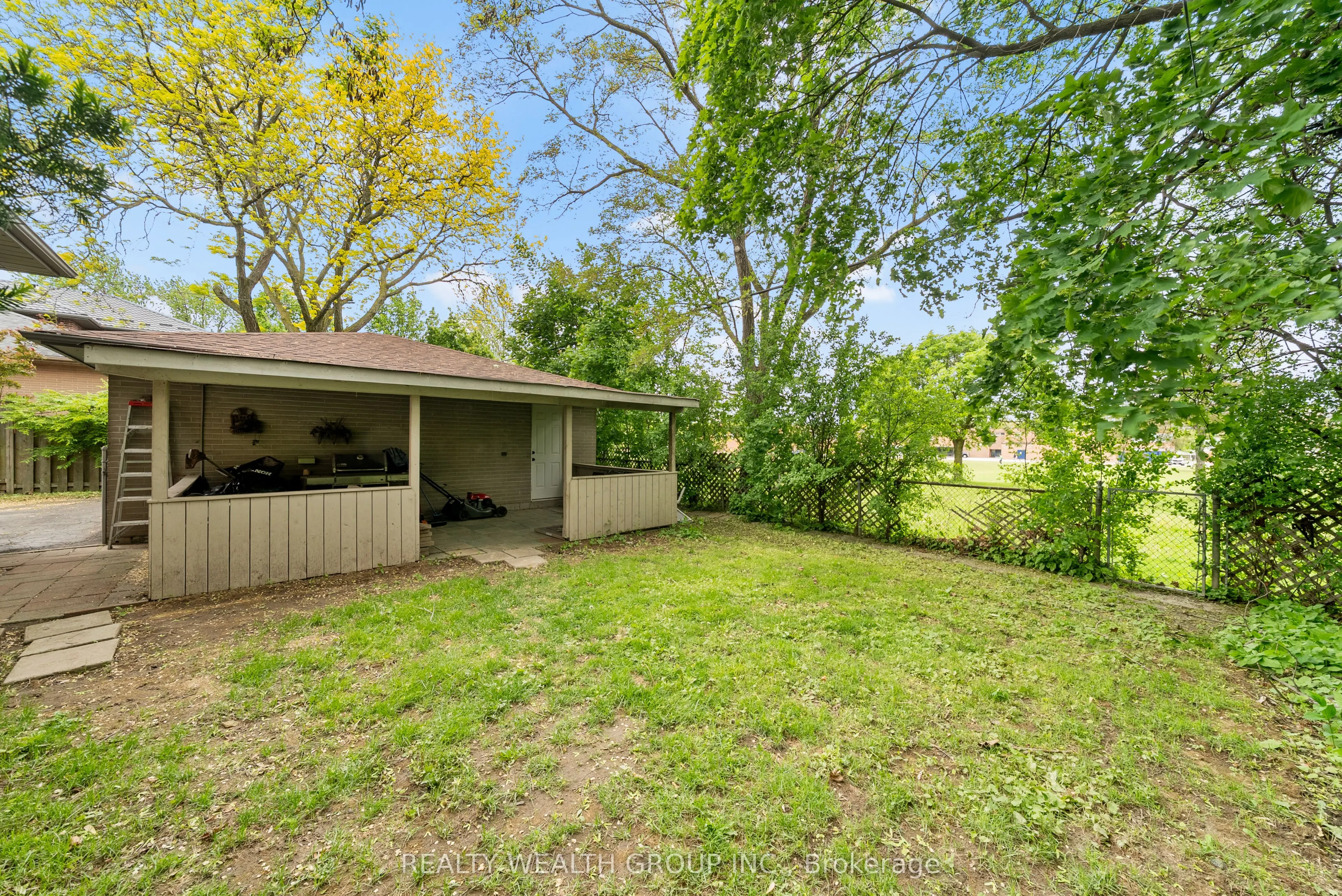 39 Treadgold Crescent