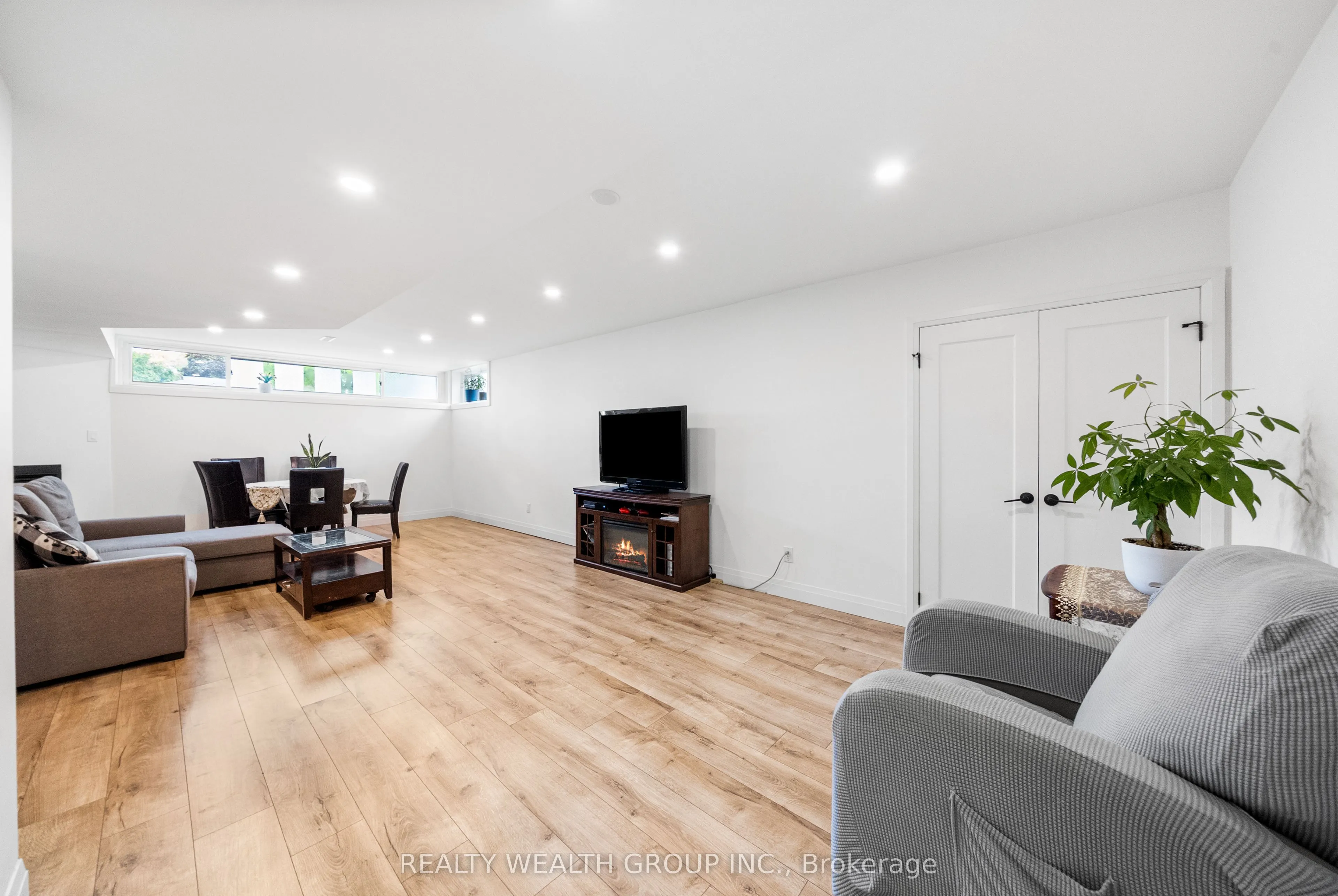 39 Treadgold Crescent