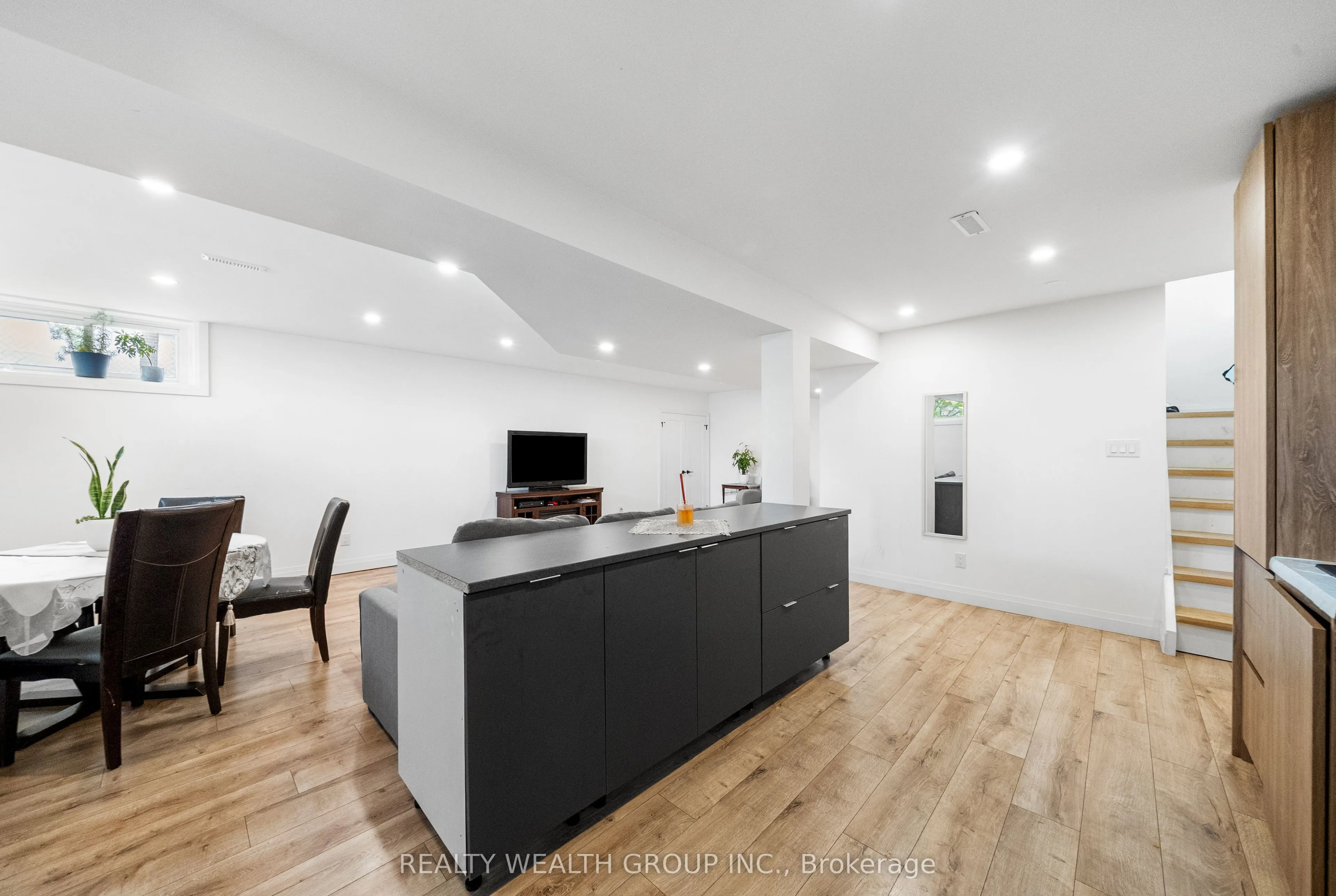 39 Treadgold Crescent