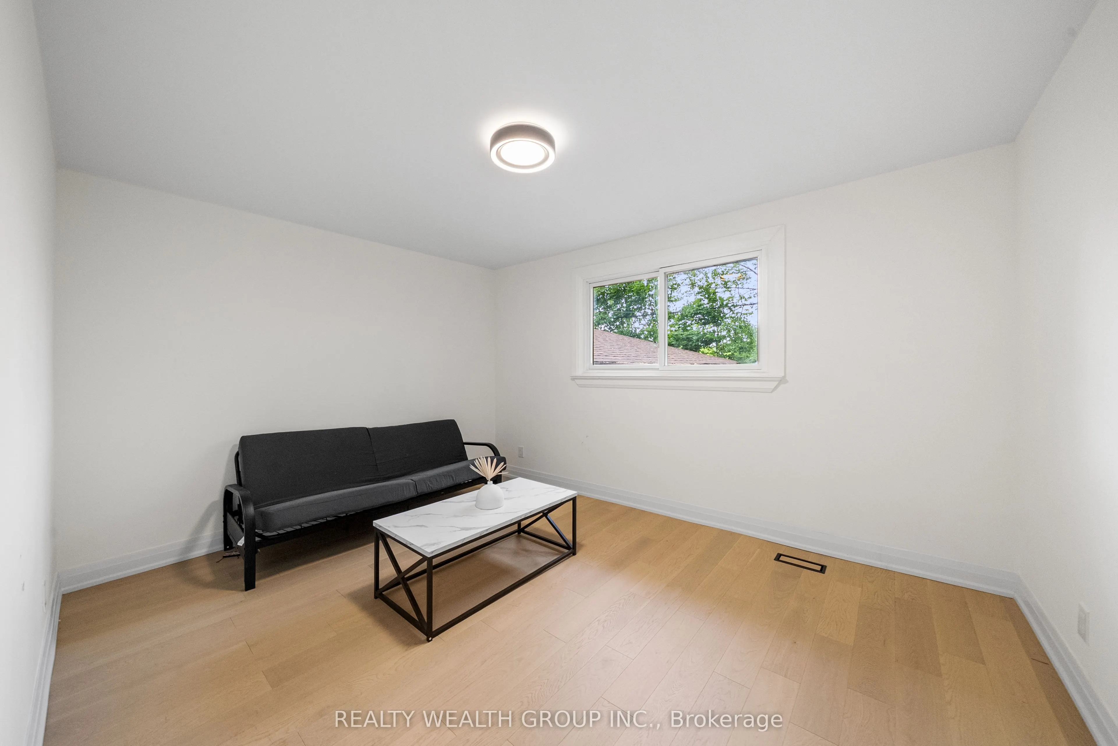39 Treadgold Crescent