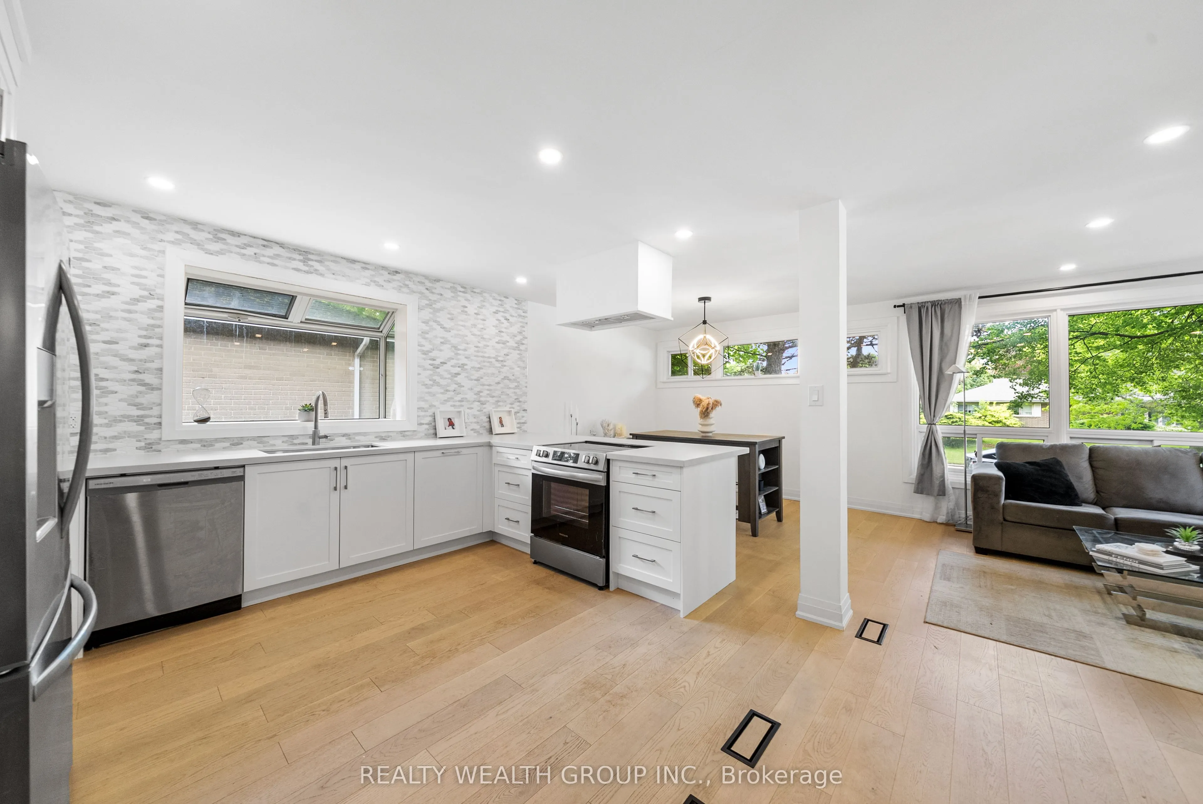 39 Treadgold Crescent