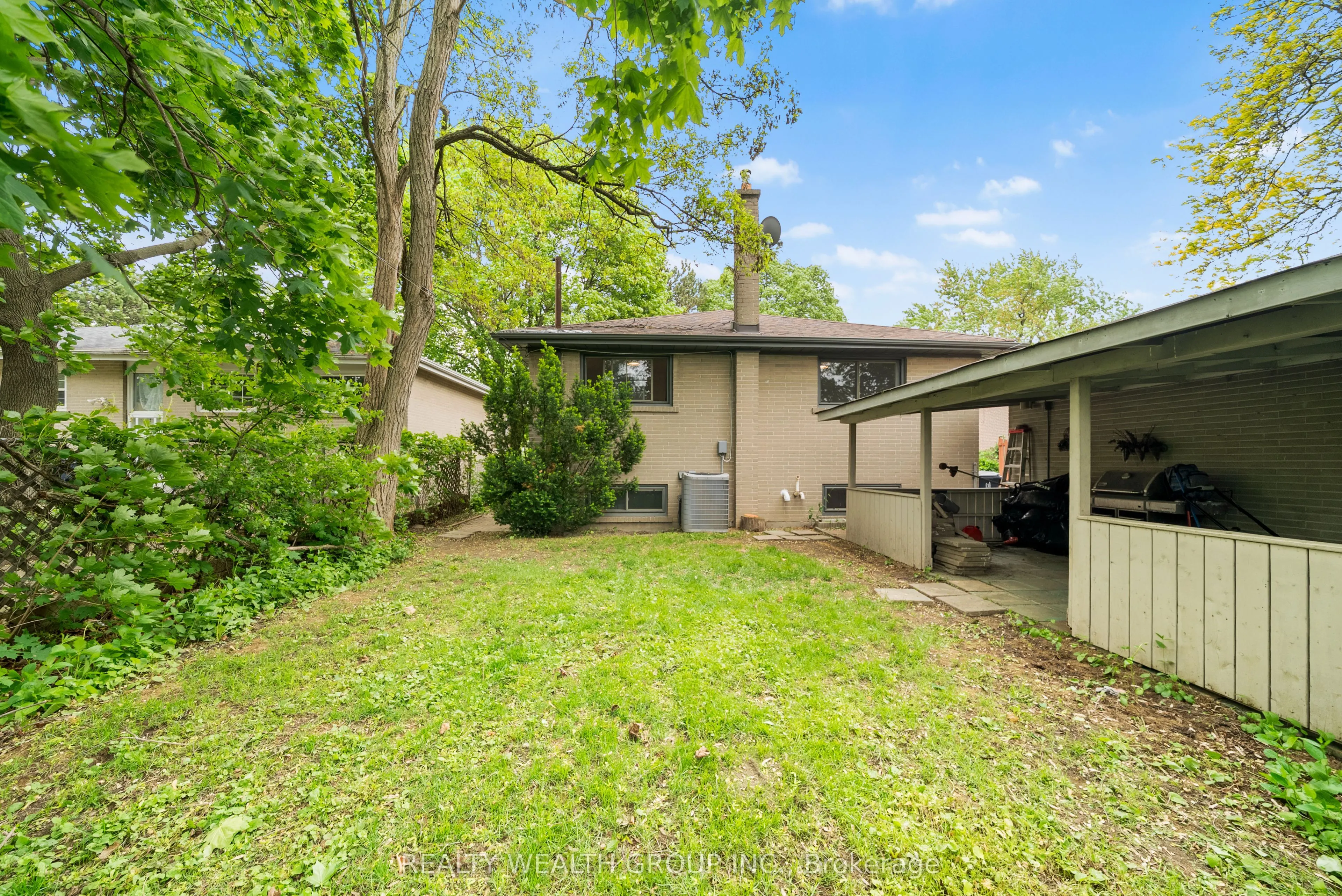 39 Treadgold Crescent