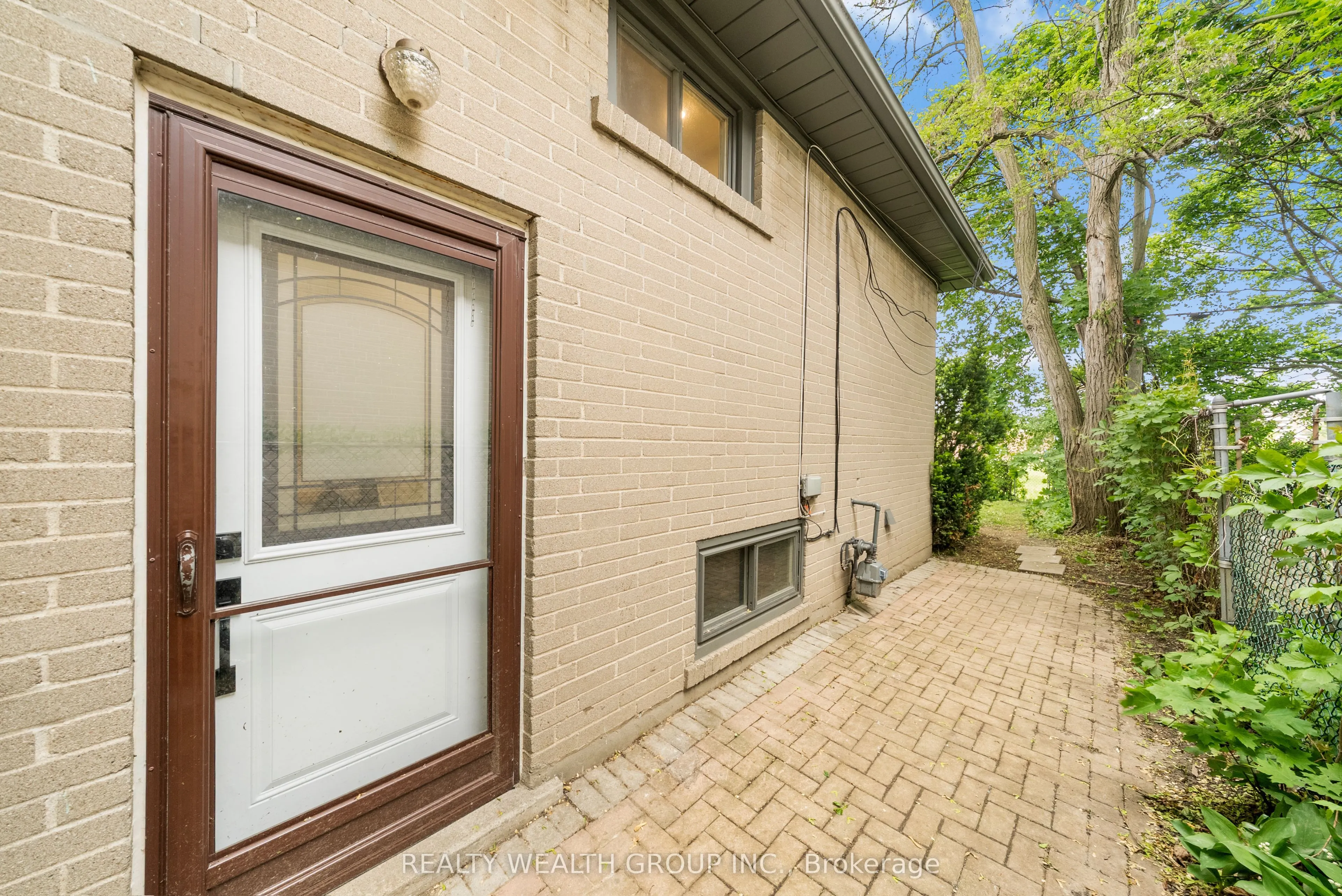 39 Treadgold Crescent