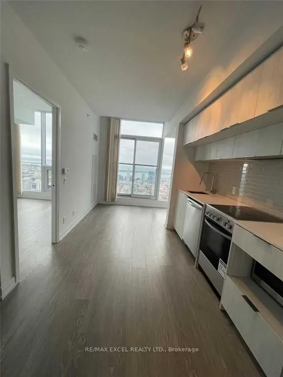 181 Dundas Street E, #Ph7