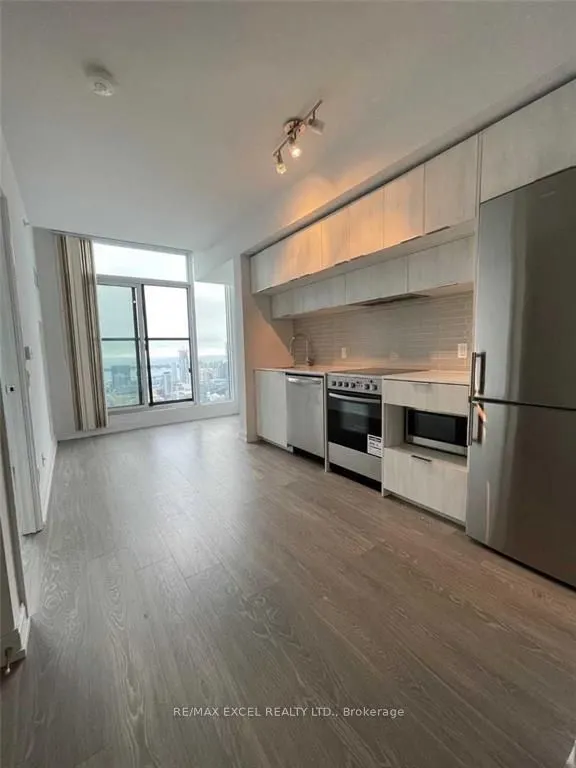 181 Dundas Street E, #Ph7