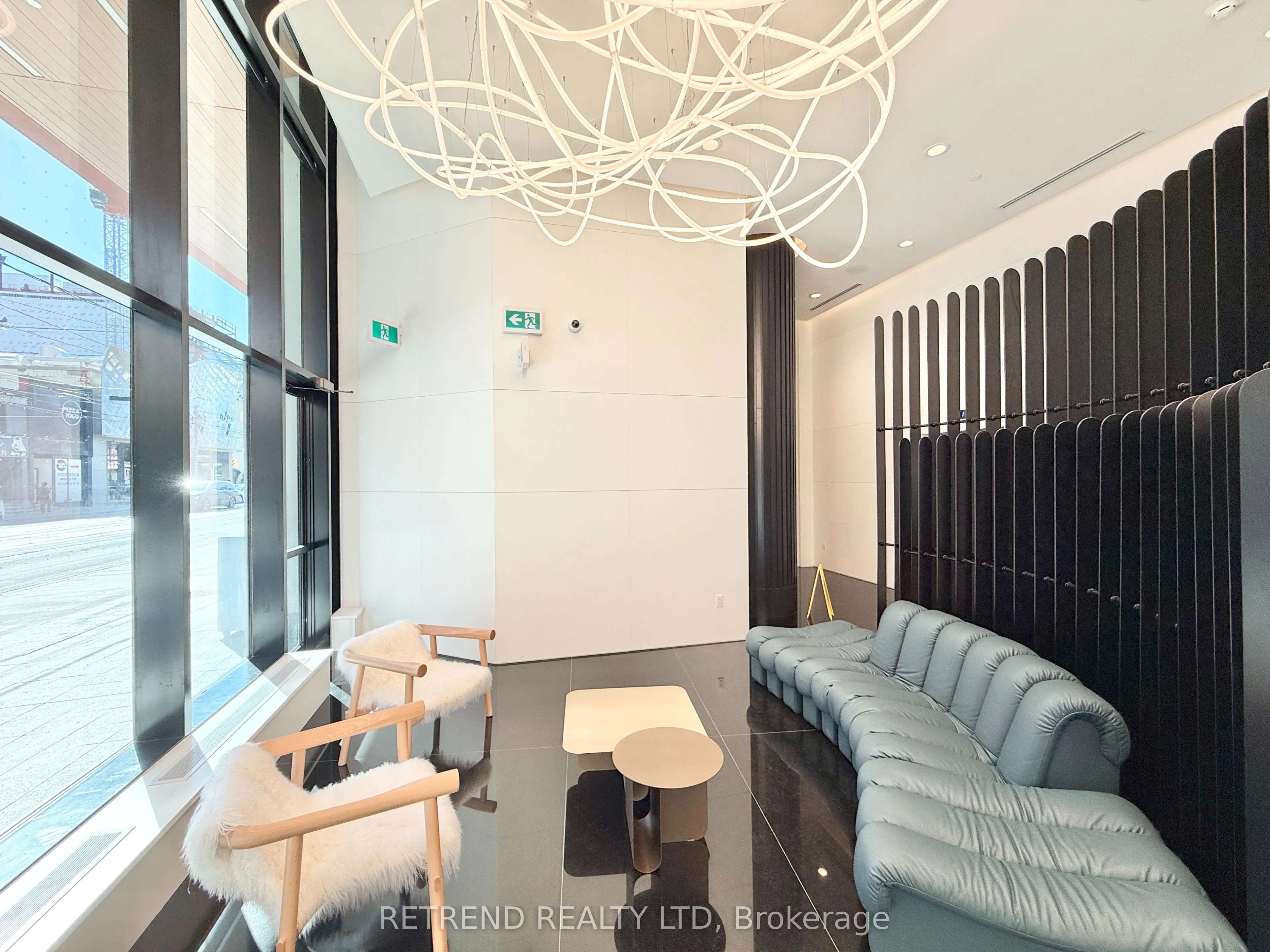 280 Dundas Street W, #1806