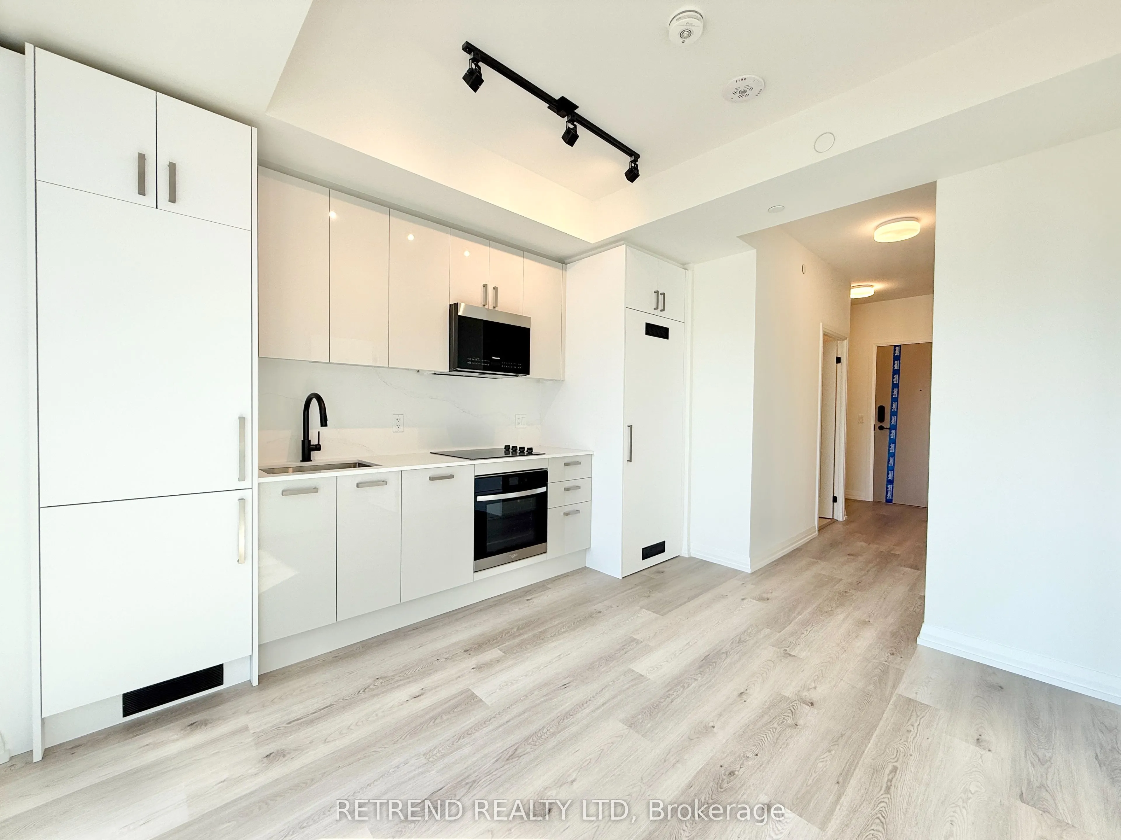 280 Dundas Street W, #1806