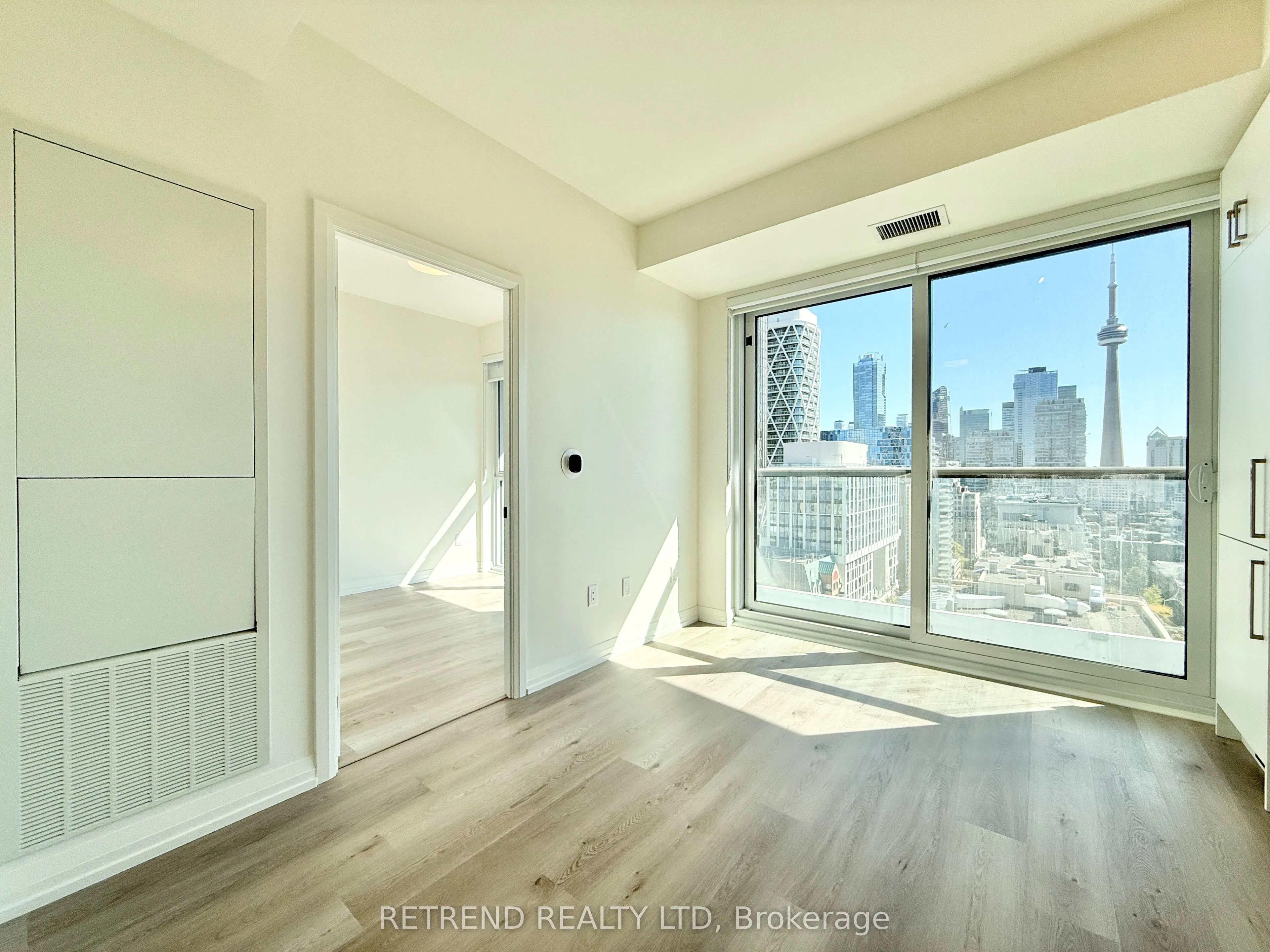 280 Dundas Street W, #1806