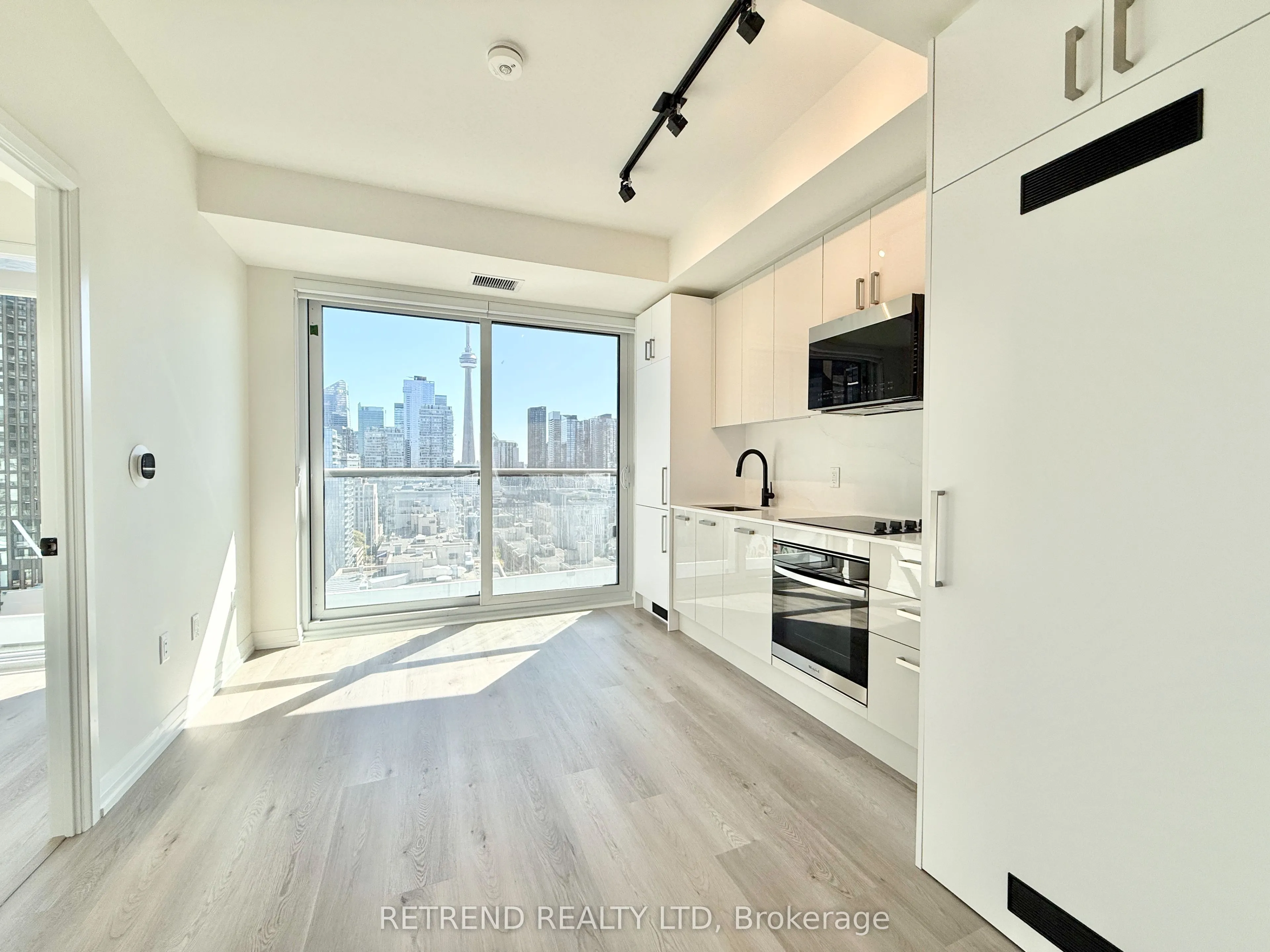 280 Dundas Street W, #1806