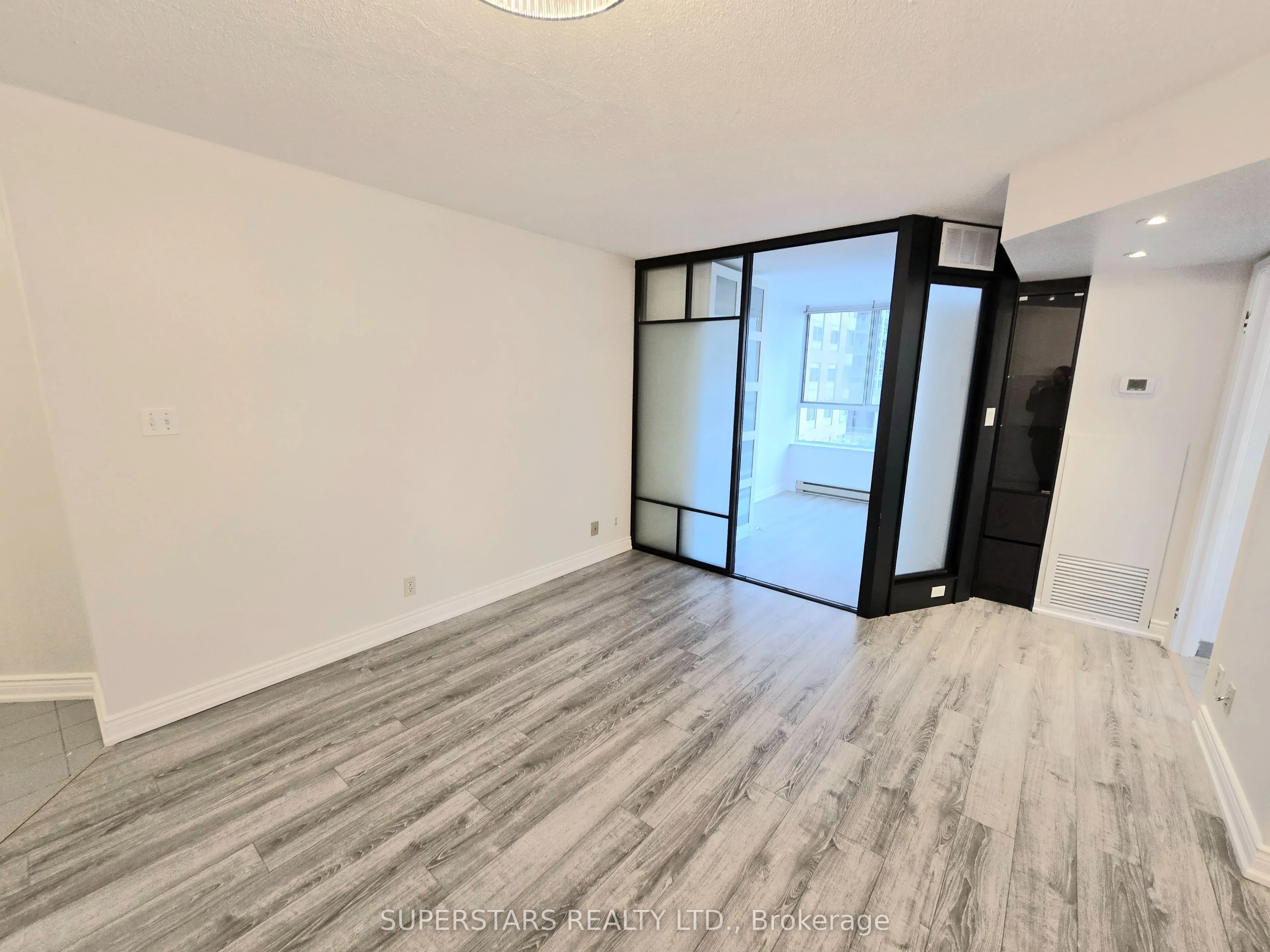 44 Gerrard Street W, #603