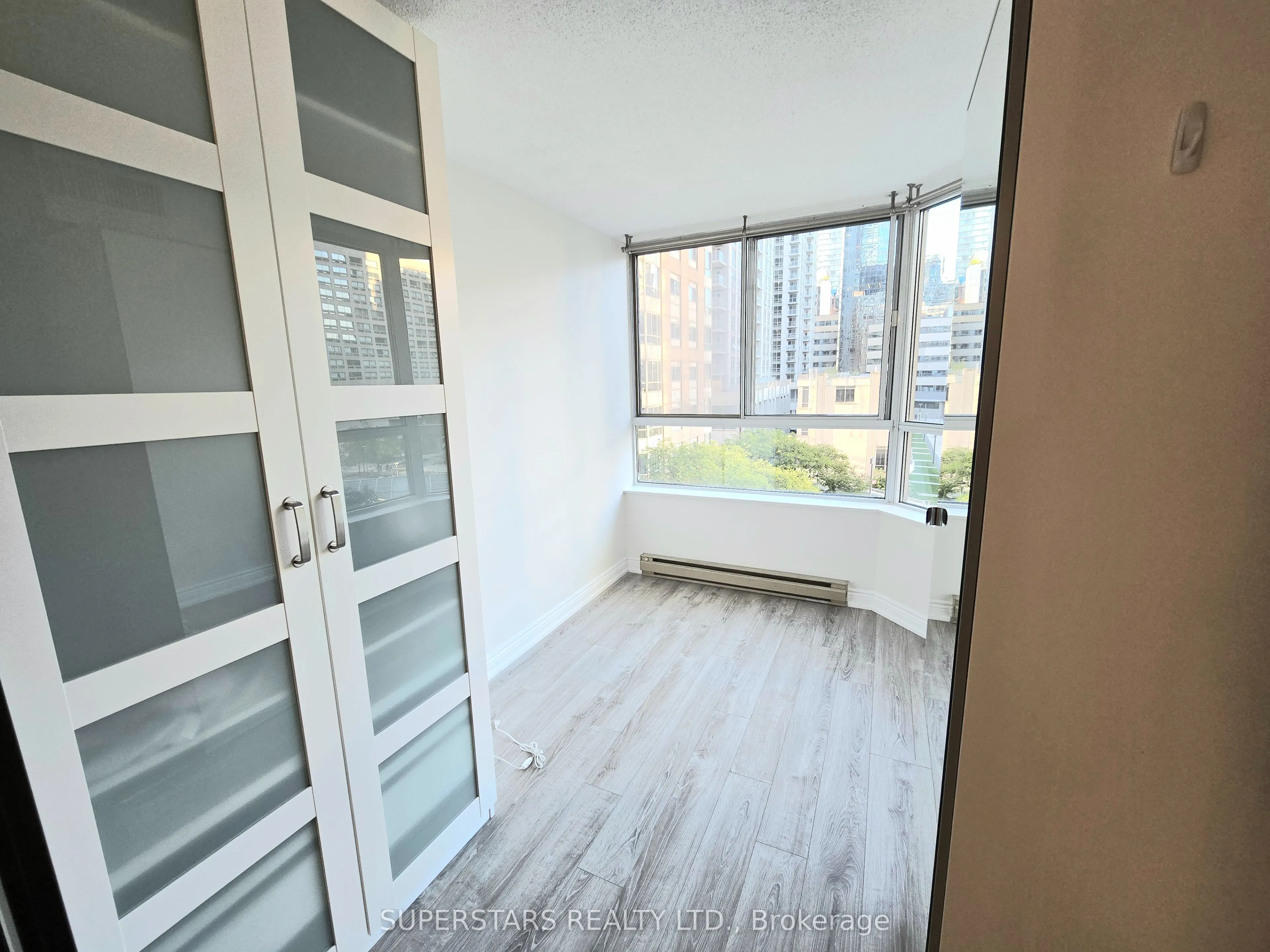 44 Gerrard Street W, #603