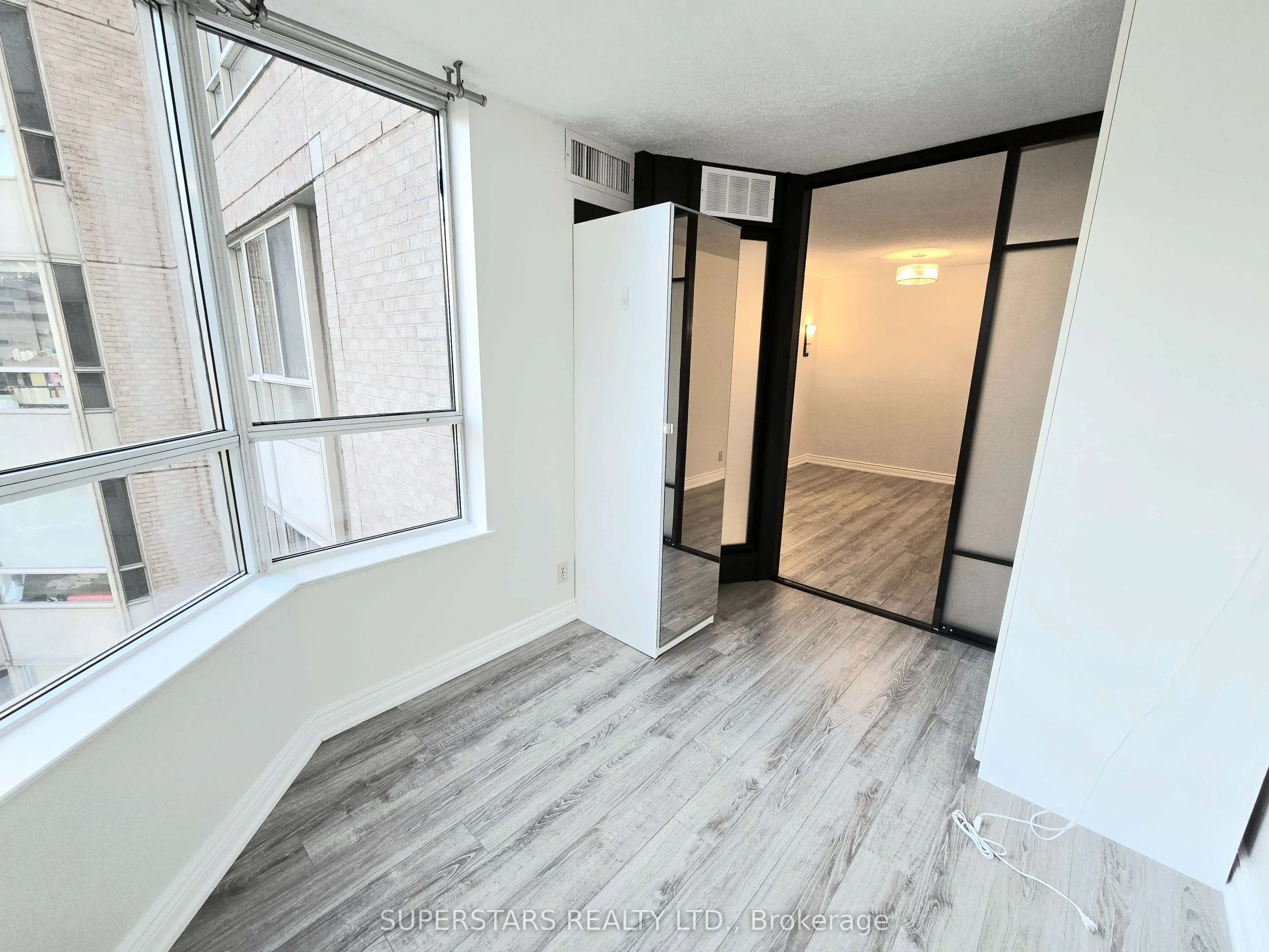 44 Gerrard Street W, #603
