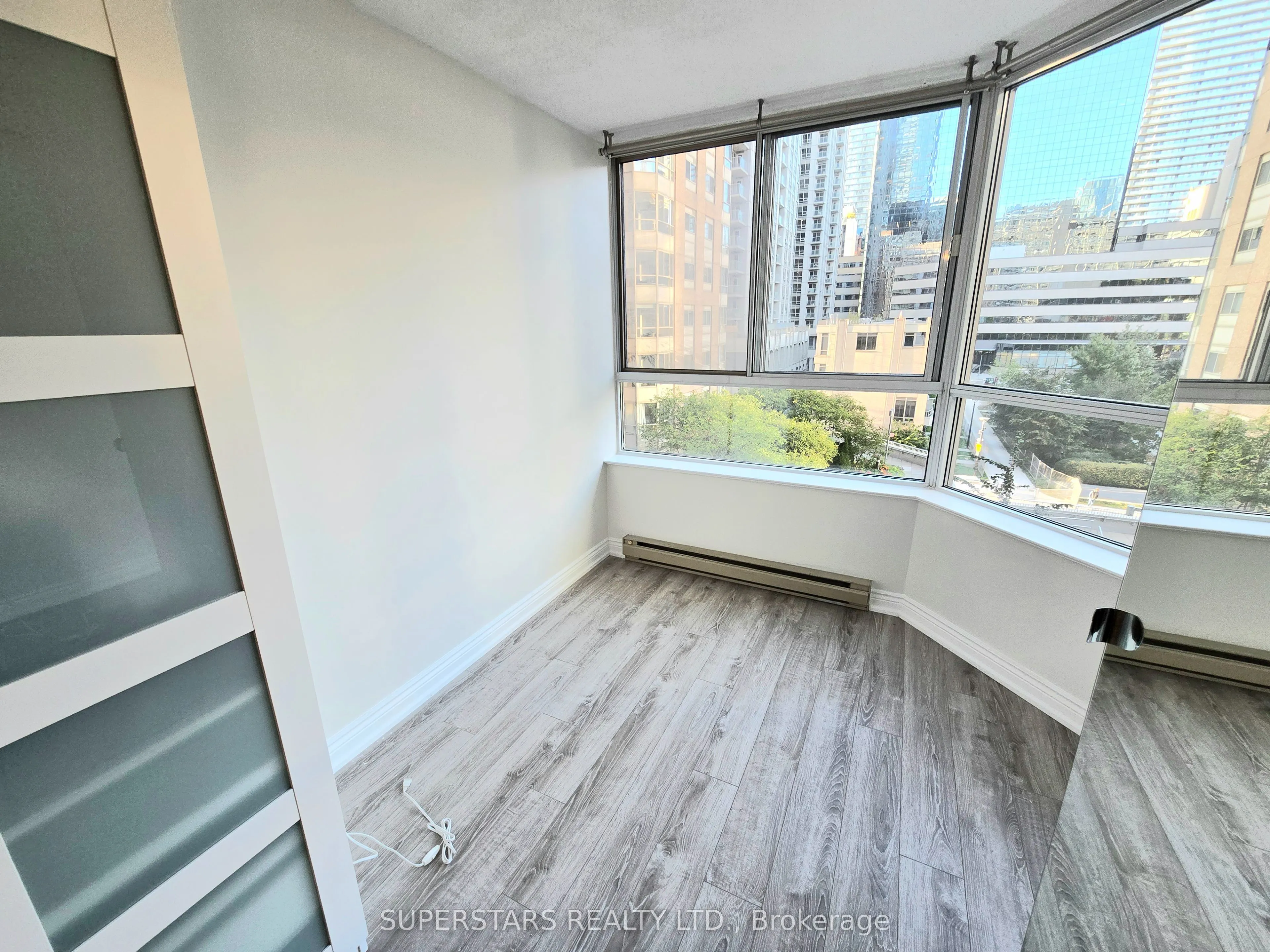 44 Gerrard Street W, #603
