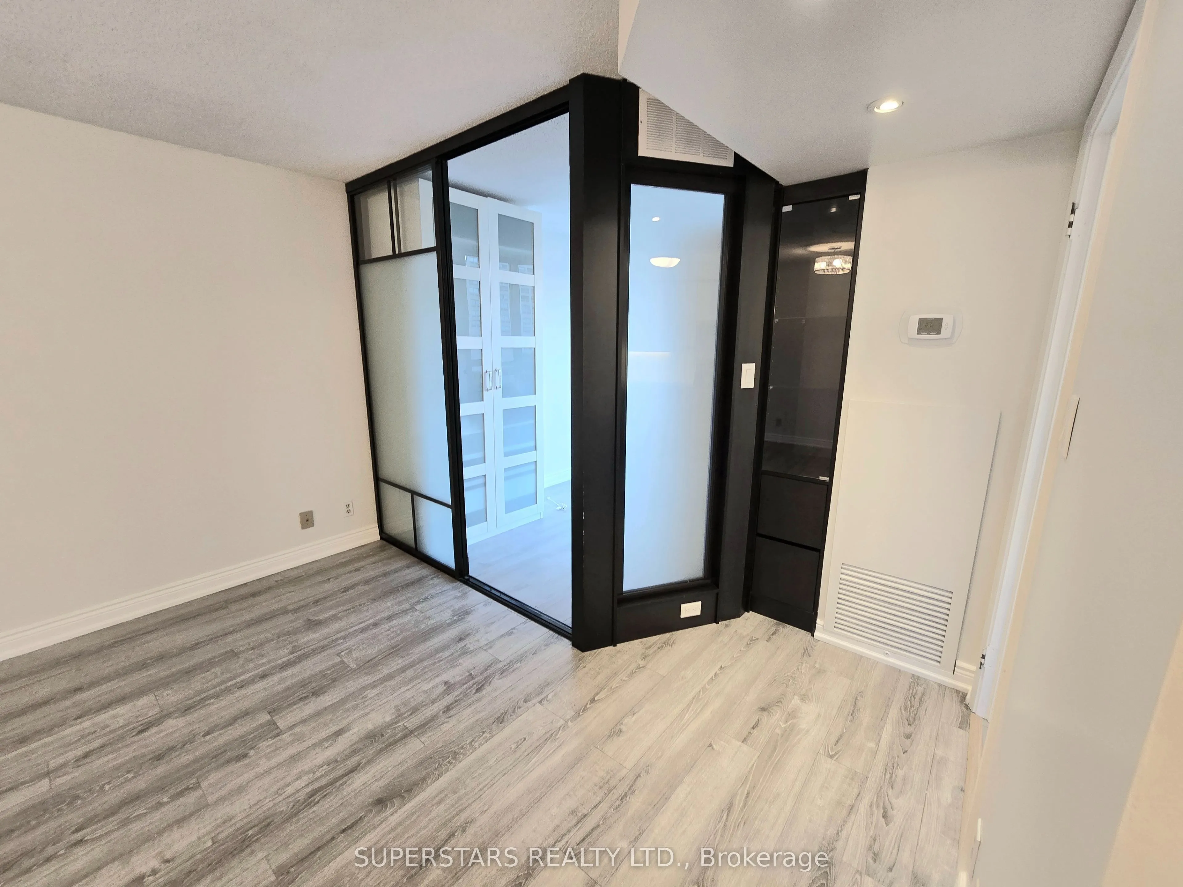 44 Gerrard Street W, #603