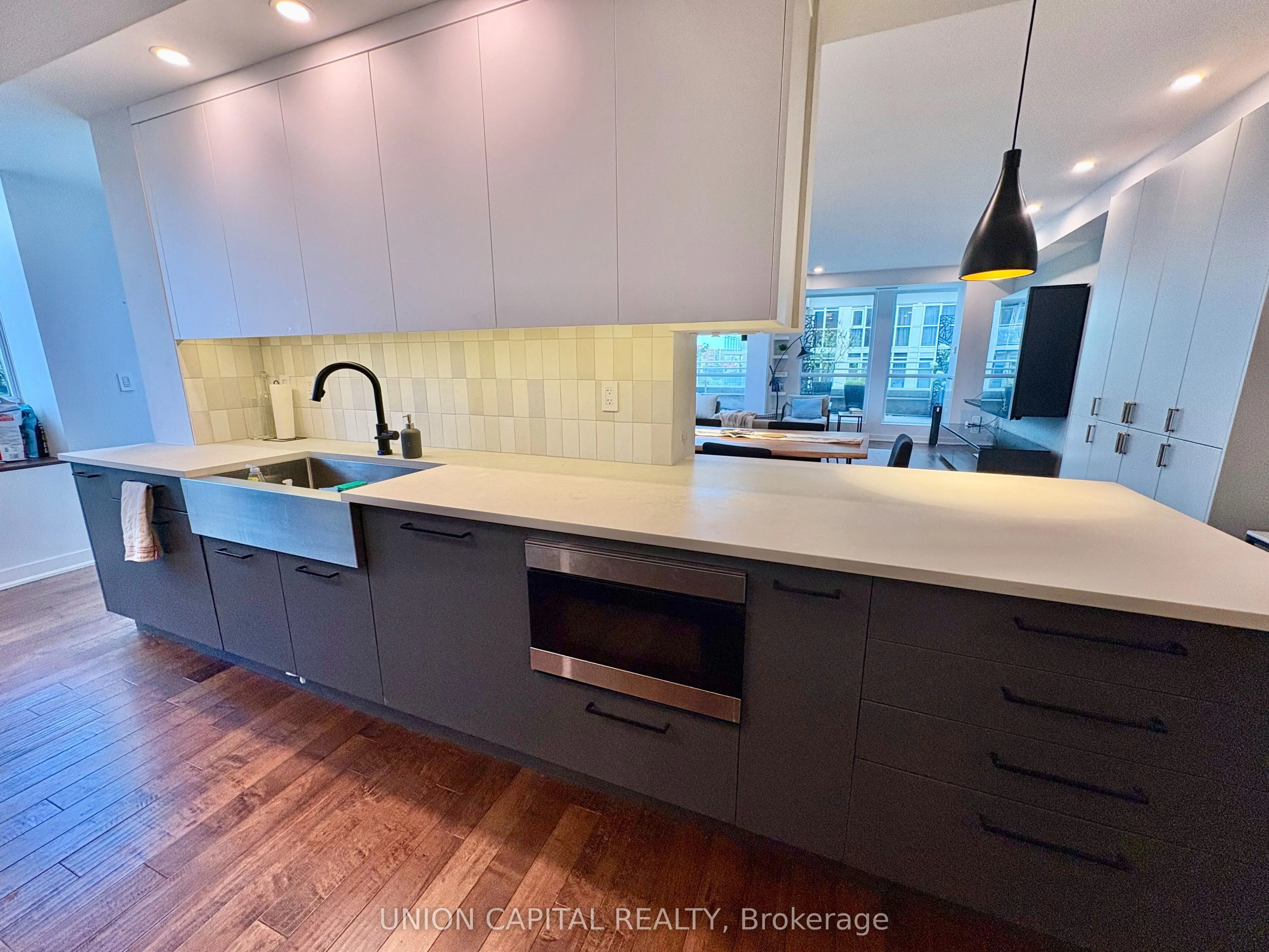 628 Fleet Street, #1006